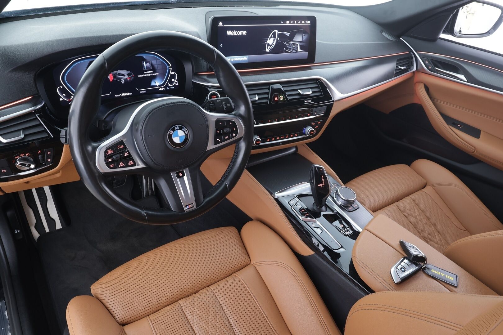 BMW 530 2021 G31 Touring 530e xDrive A Charged Edition M Sport * ACC / LED / P.Kamera / Koukku / HiFi / Navi / Comfort Access * - 2x Latauskaapelit / Kahdet renkaat aluvanteilla