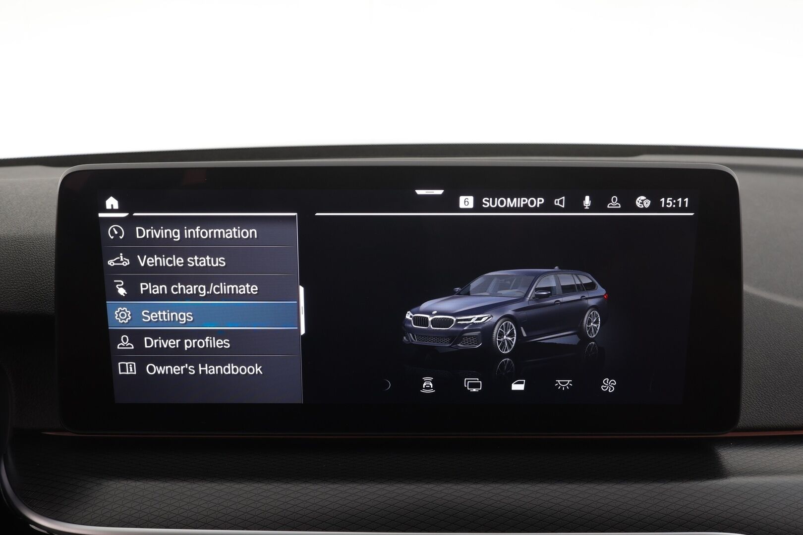 BMW 530 2021 G31 Touring 530e xDrive A Charged Edition M Sport * ACC / LED / P.Kamera / Koukku / HiFi / Navi / Comfort Access * - 2x Latauskaapelit / Kahdet renkaat aluvanteilla