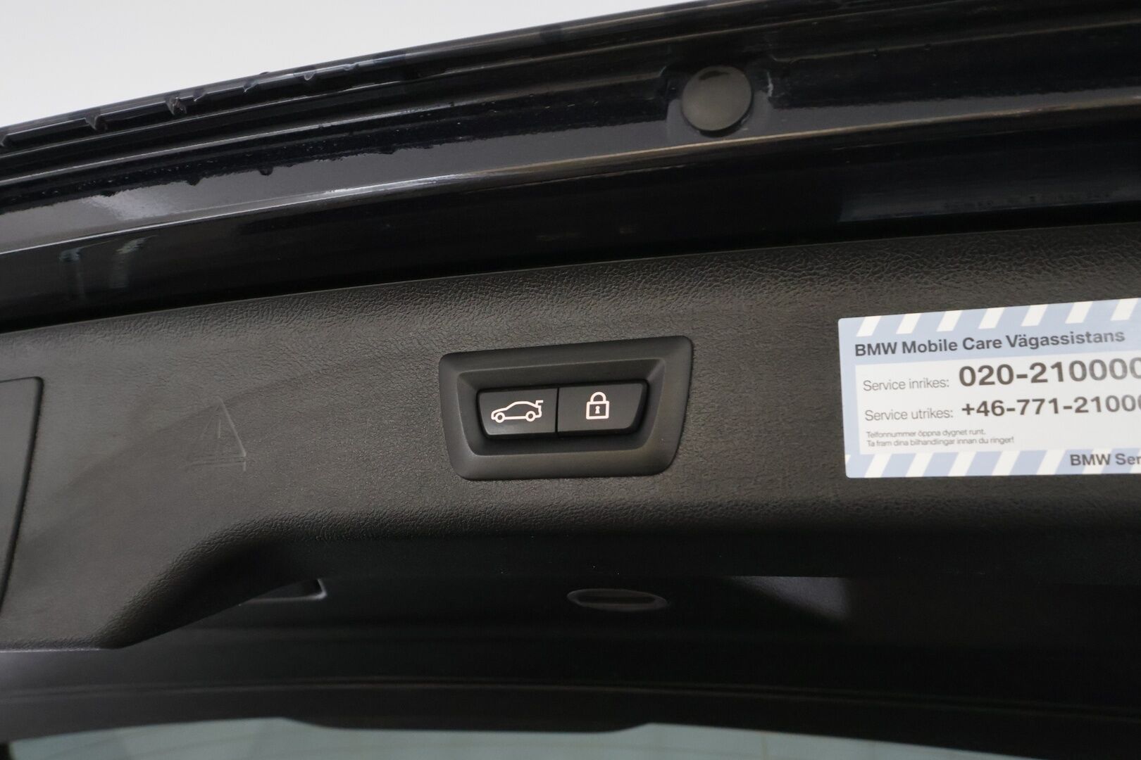 BMW 530 2021 G31 Touring 530e xDrive A Charged Edition M Sport * ACC / LED / P.Kamera / Koukku / HiFi / Navi / Comfort Access * - 2x Latauskaapelit / Kahdet renkaat aluvanteilla