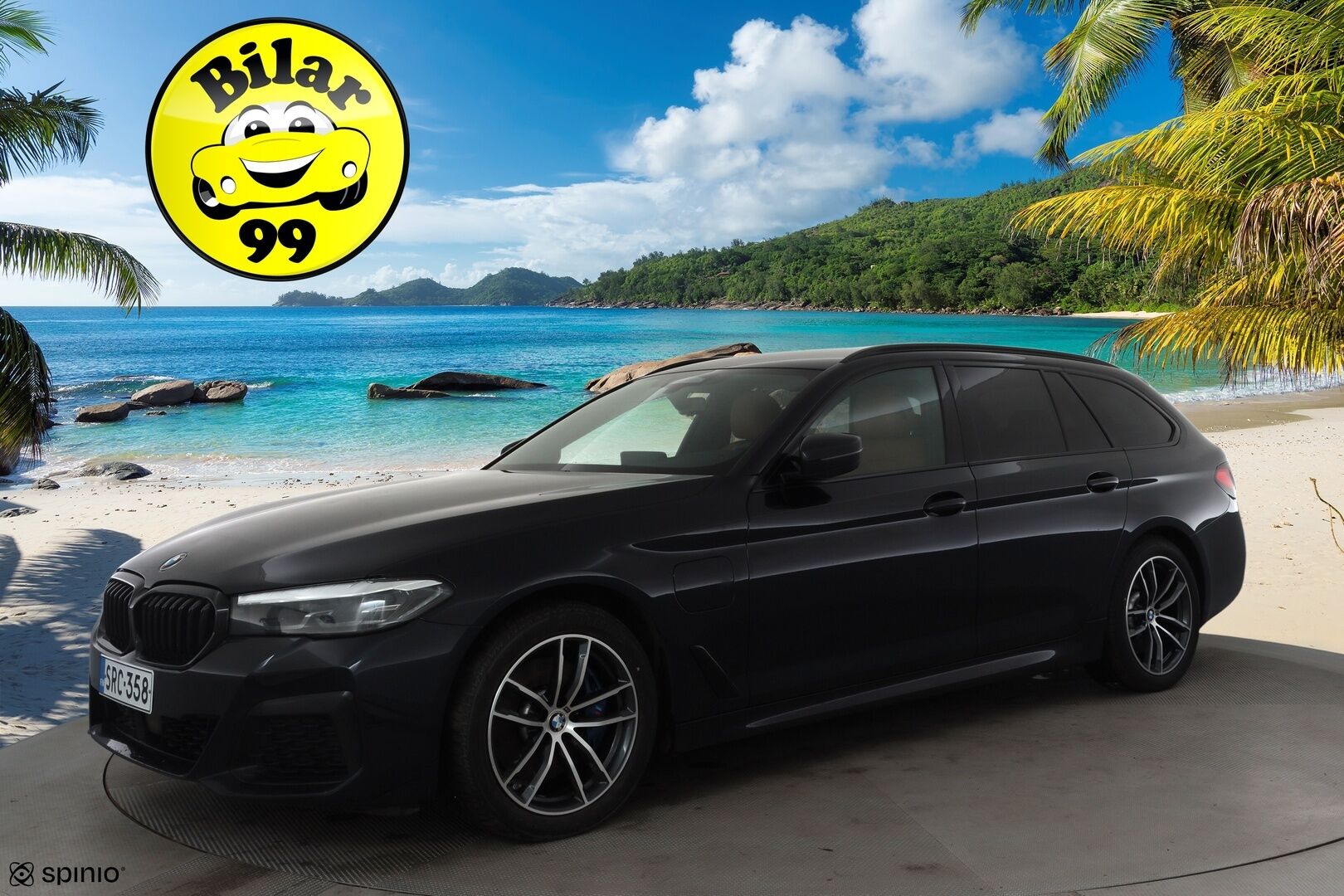 BMW 530 2021 G31 Touring 530e xDrive A Charged Edition M Sport * ACC / LED / P.Kamera / Koukku / HiFi / Navi / Comfort Access * - 2x Latauskaapelit / Kahdet renkaat aluvanteilla