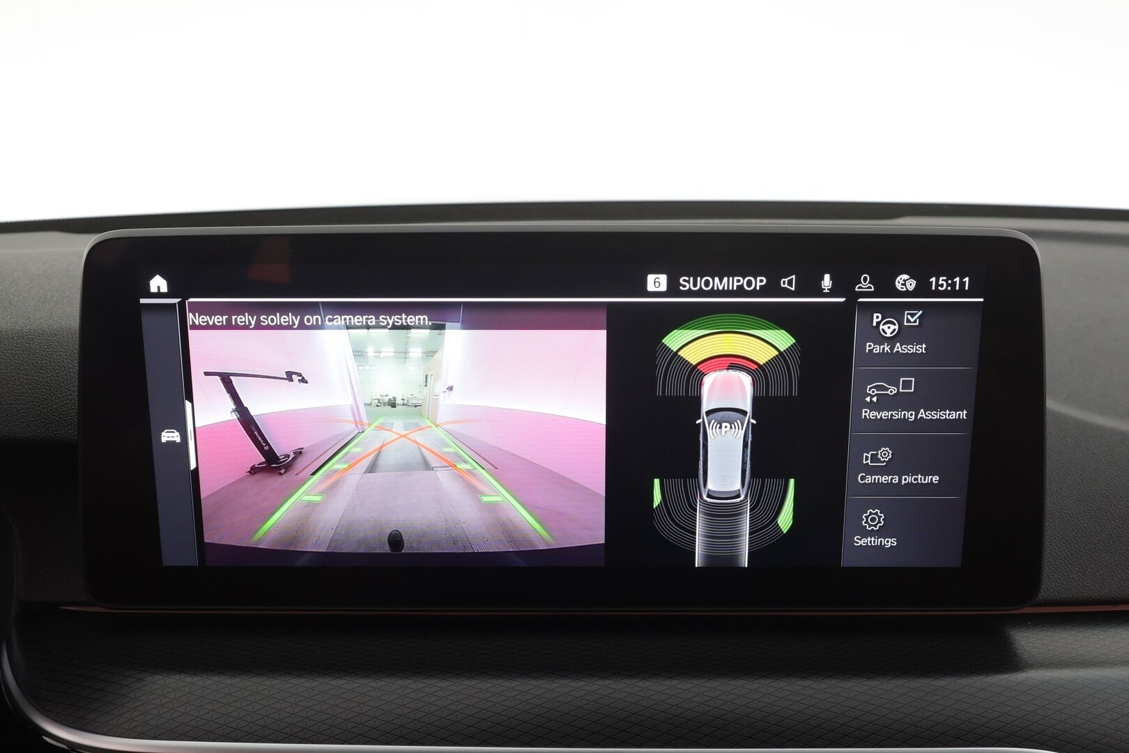 BMW 530 2021 G31 Touring 530e xDrive A Charged Edition M Sport * ACC / LED / P.Kamera / Koukku / HiFi / Navi / Comfort Access * - 2x Latauskaapelit / Kahdet renkaat aluvanteilla