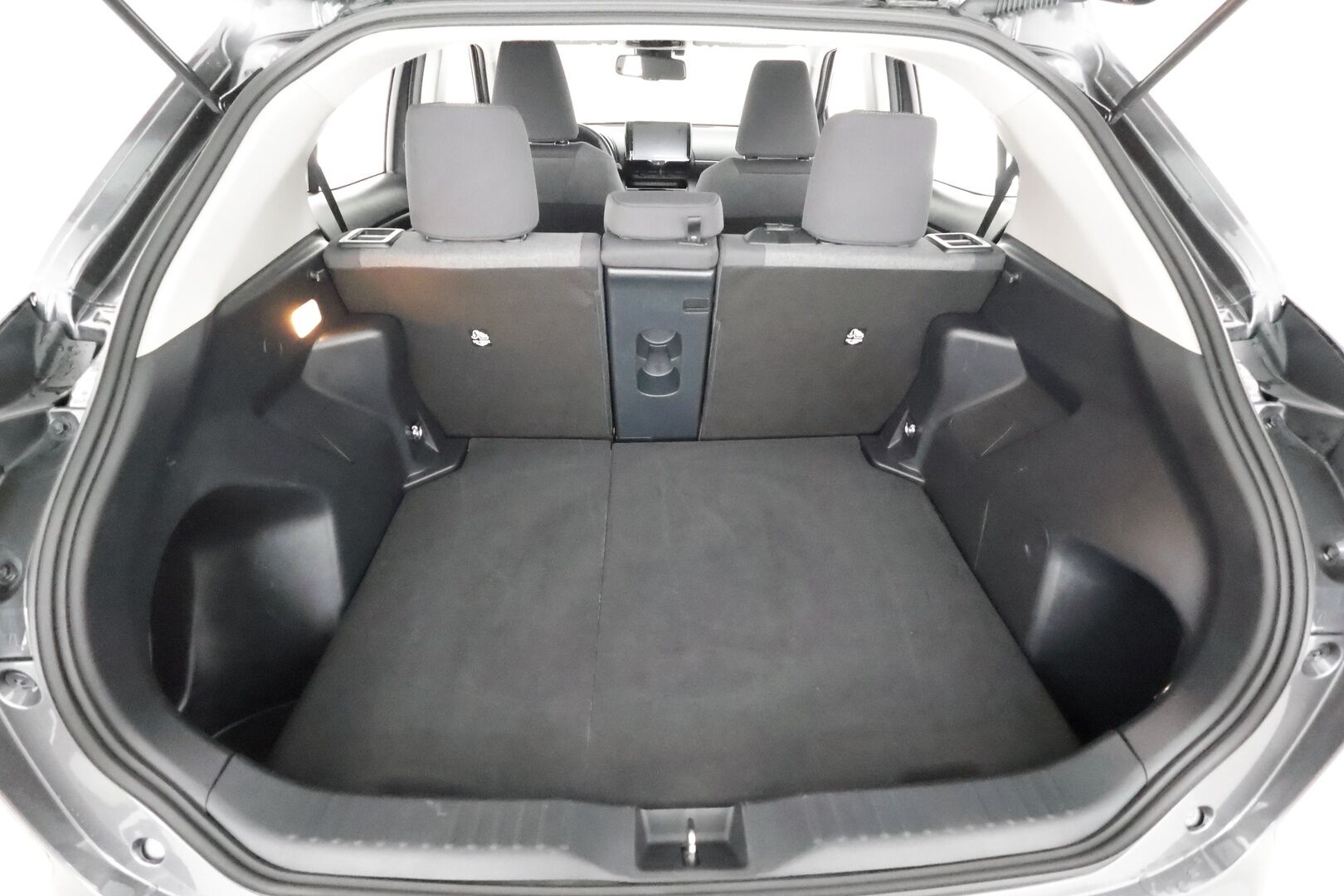 Toyota Yaris Cross 2024 1,5 Hybrid Active * ACC / P.kamera / LED / Navi / KeylessGo * - Suomi-auto / Kahdet renkaat aluvanteilla / Merkkihuollettu - HULLU BLACKWEEK KORKOTARJOUS 2,49%