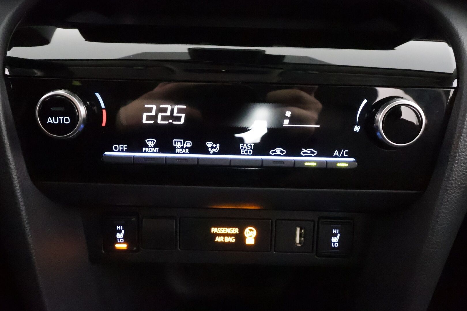 Toyota Yaris Cross 2024 1,5 Hybrid Active * ACC / P.kamera / LED / Navi / KeylessGo * - Suomi-auto / Kahdet renkaat aluvanteilla / Merkkihuollettu - HULLU BLACKWEEK KORKOTARJOUS 2,49%