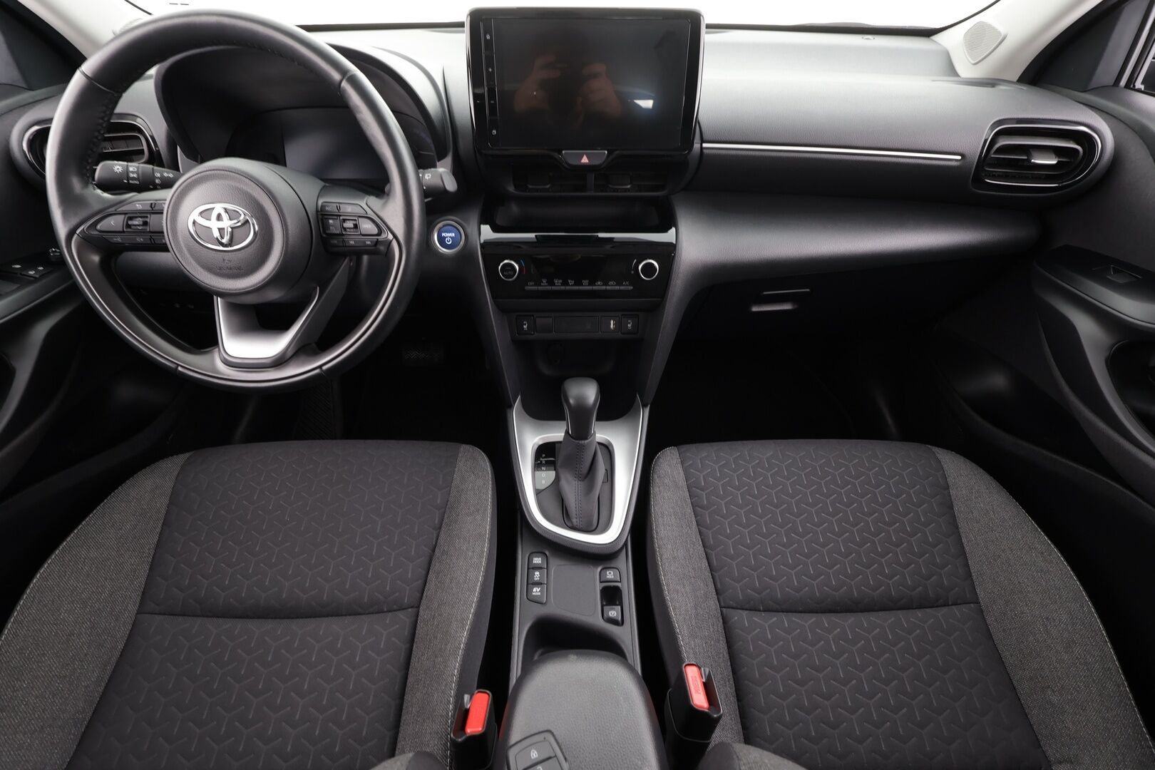 Toyota Yaris Cross 2024 1,5 Hybrid Active * ACC / P.kamera / LED / Navi / KeylessGo * - Suomi-auto / Kahdet renkaat aluvanteilla / Merkkihuollettu - HULLU BLACKWEEK KORKOTARJOUS 2,49%