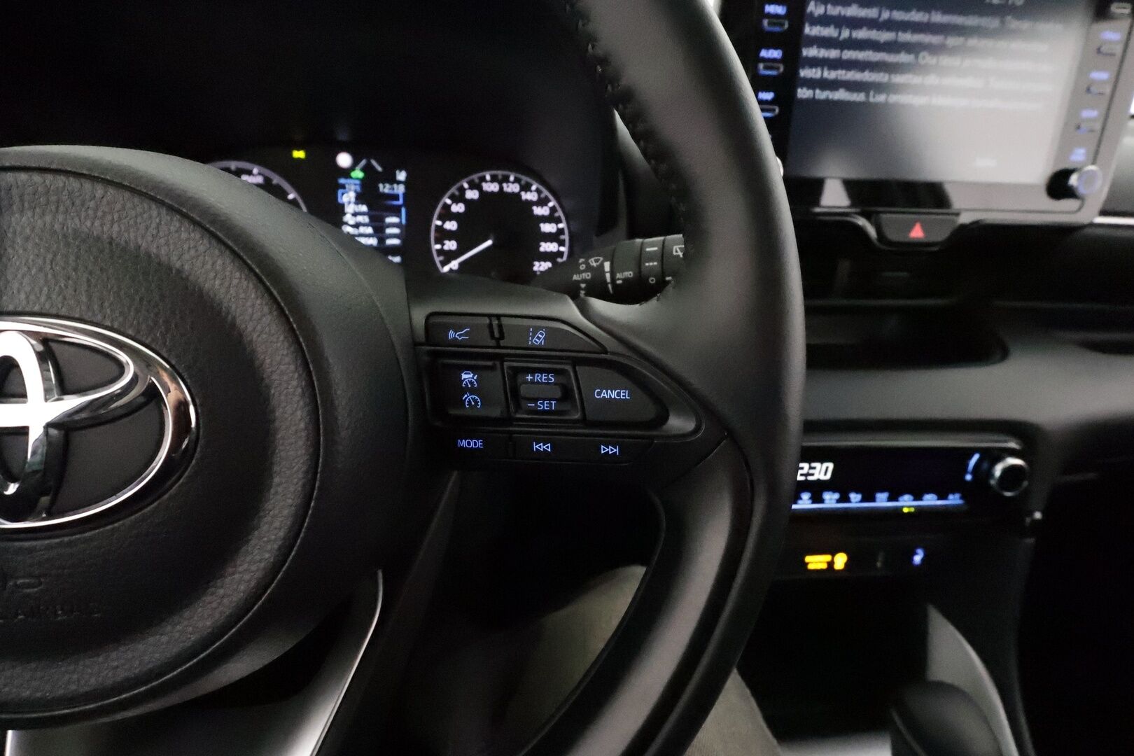 Toyota Yaris 2024 1,5 Hybrid Active Business **ACC / P.kamera / Navi / Kaistavahti / Lohkolämmitin Sisäpistokkeella / KeylessGO - 1-om Suomi-auto / Kahdet Renkaat