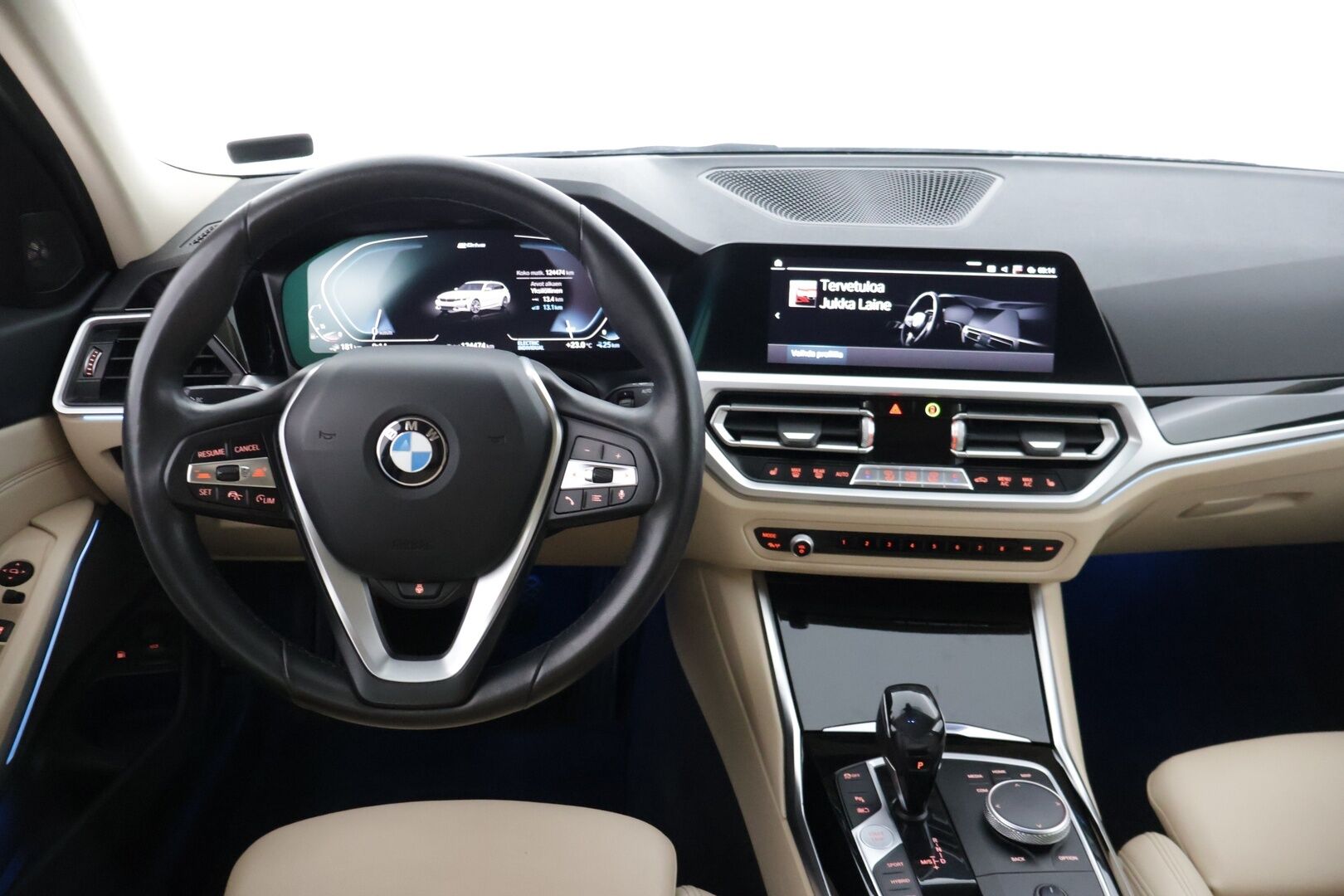 BMW 330 2021 G21 Touring 330e A Charged Edition Sport  * Sportline / Digimittaristo / H&K / S-koukku / ACC / Nahkasisusta / - 2x Renkaat vanteilla / Akkukäyttöinen lisälämmitin / Tutkat / Ambient Light 