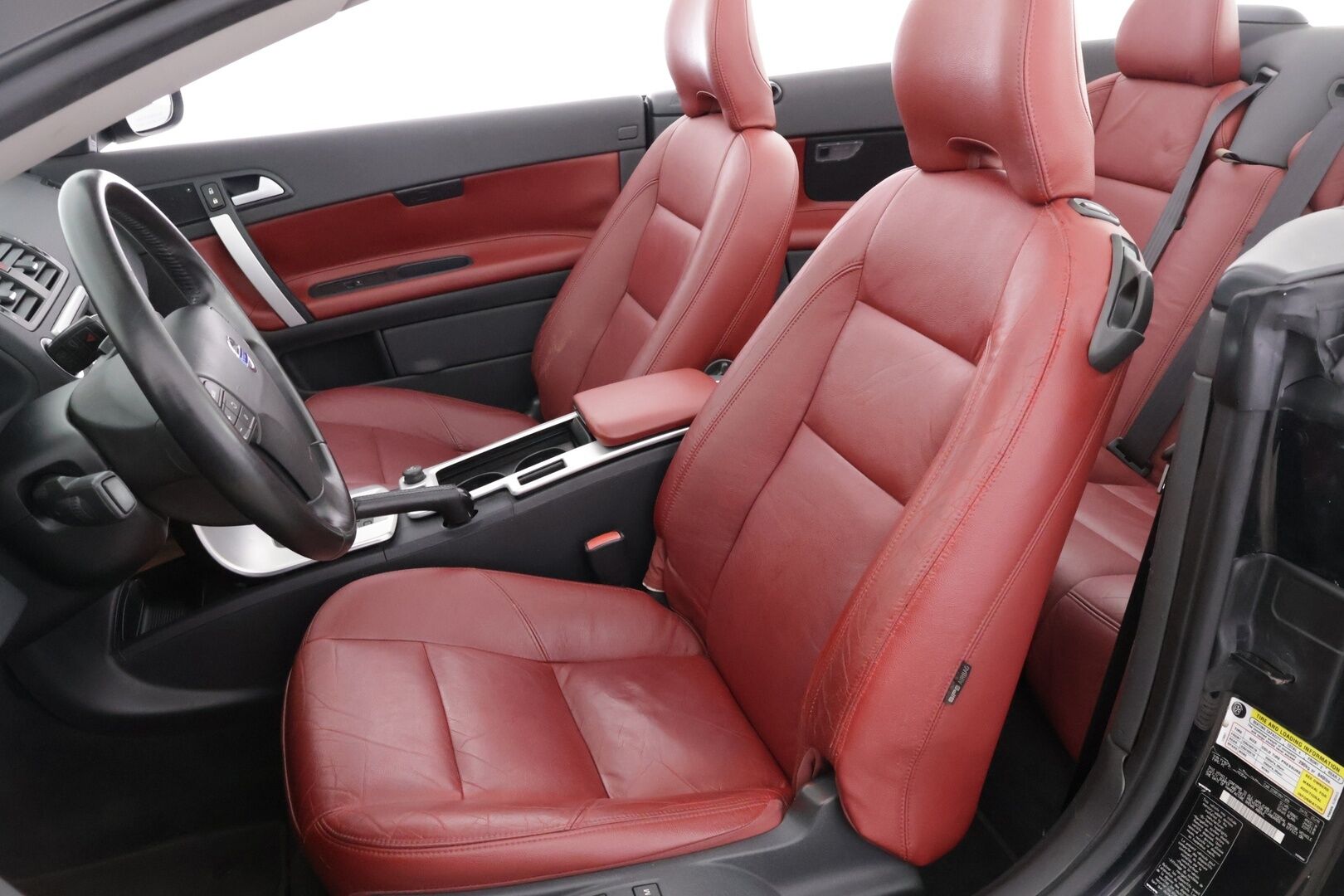 Volvo C70 2012 T5 Summum aut  *Muistipenkit / Punainen Nahkasisusta / Premium Äänentoisto / Vakkari / Sähkölasit / Penkinlämmittimet* - Jakopää tehty 05/24! / Huippusiisti / Kattavasti huollettu