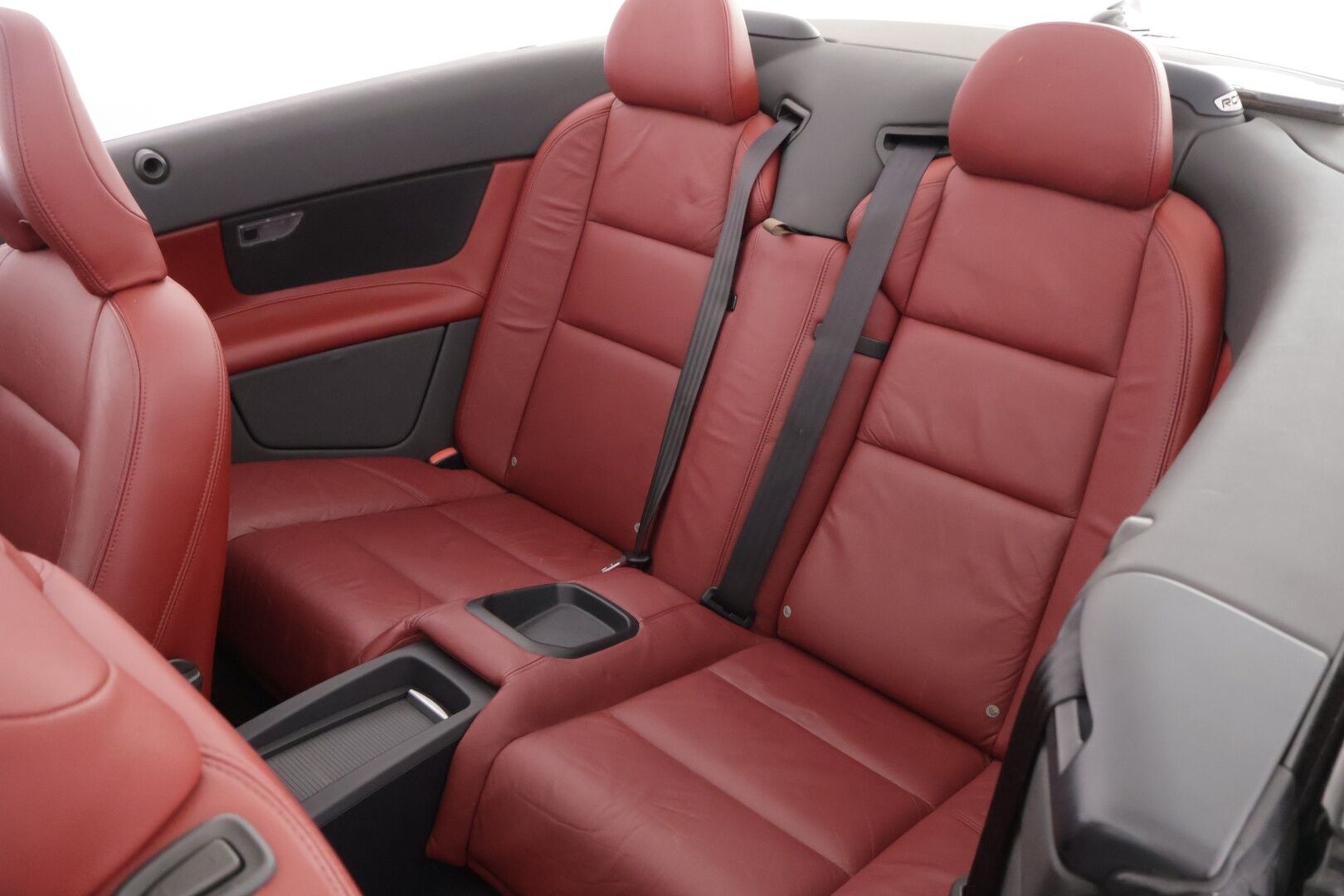 Volvo C70 2012 T5 Summum aut  *Muistipenkit / Punainen Nahkasisusta / Premium Äänentoisto / Vakkari / Sähkölasit / Penkinlämmittimet* - Jakopää tehty 05/24! / Huippusiisti / Kattavasti huollettu