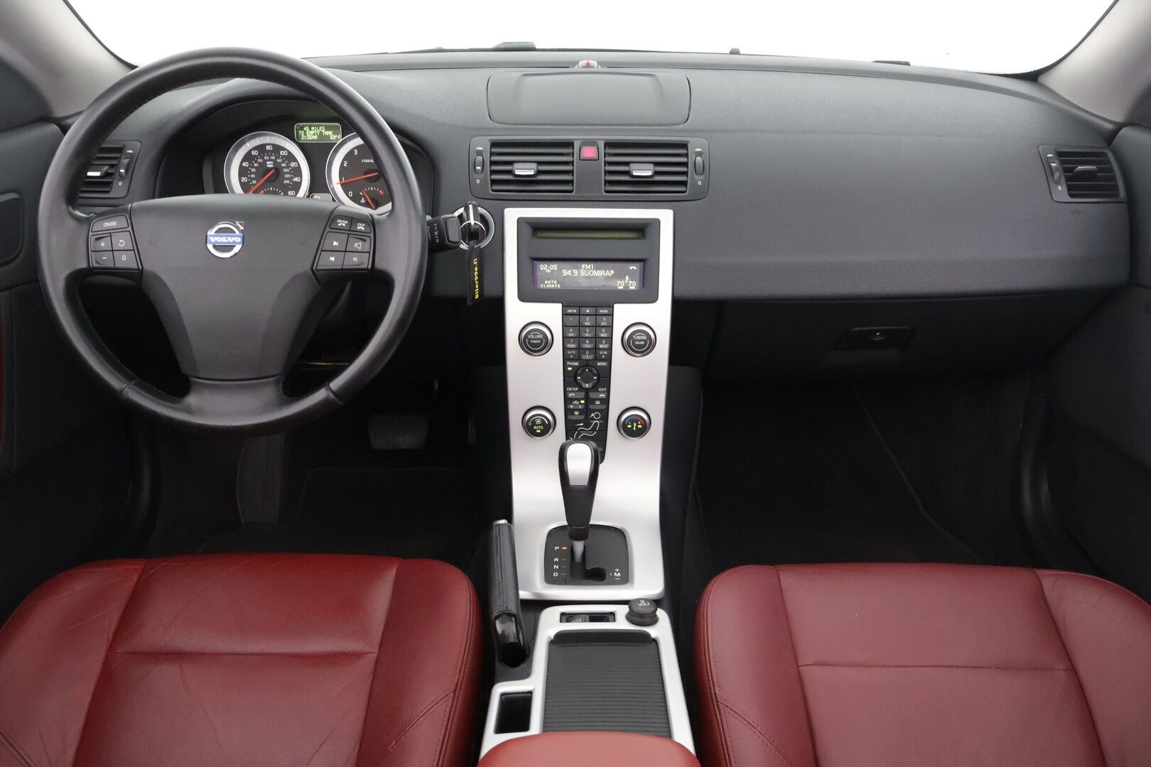 Volvo C70 2012 T5 Summum aut  *Muistipenkit / Punainen Nahkasisusta / Premium Äänentoisto / Vakkari / Sähkölasit / Penkinlämmittimet* - Jakopää tehty 05/24! / Huippusiisti / Kattavasti huollettu