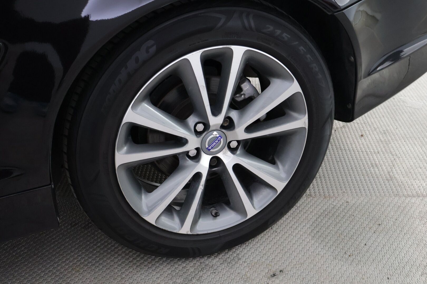 Volvo C70 2012 T5 Summum aut  *Muistipenkit / Punainen Nahkasisusta / Premium Äänentoisto / Vakkari / Sähkölasit / Penkinlämmittimet* - Jakopää tehty 05/24! / Huippusiisti / Kattavasti huollettu