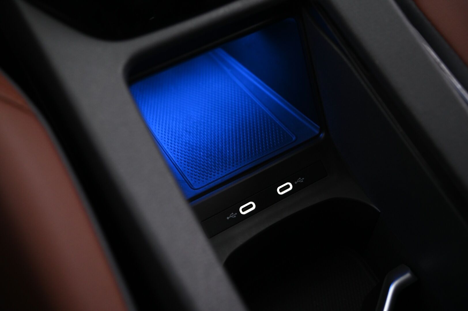 Volkswagen ID.4 2021 PRO 150 KW *ACC / LED-valot / Seisontalämmitys / Digimittaristo / Navi / P-Kamera* - *Juuri saapunut! / Tutkat / Ambient-Light / Puolinahka / Ratinlämmitys / 2X renkaat / AndroidAuto / AppleCarPlay / Mirrorlink*