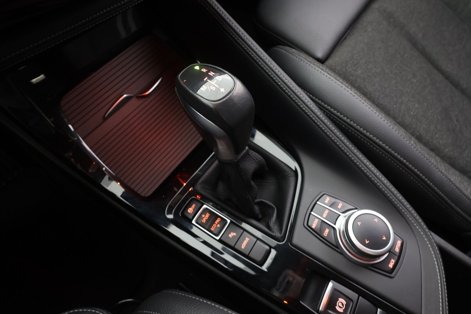 BMW X1 2021 F48 xDrive25e A Business M Sport - Adapt.Vakkari | LED | Sporttipenkit | P.Kamera | Puolinahat | Navi | Kahdet Renkaat |