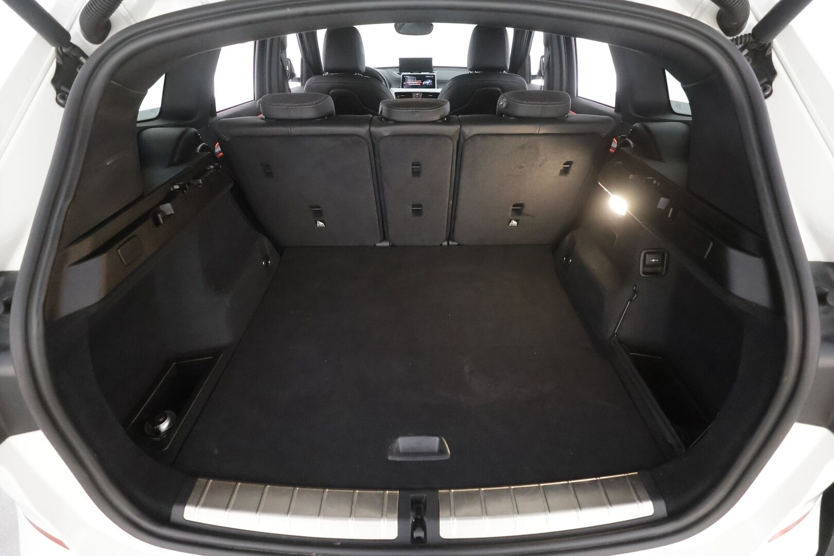 BMW X1 2021 F48 xDrive25e A Business M Sport - Adapt.Vakkari | LED | Sporttipenkit | P.Kamera | Puolinahat | Navi | Kahdet Renkaat |