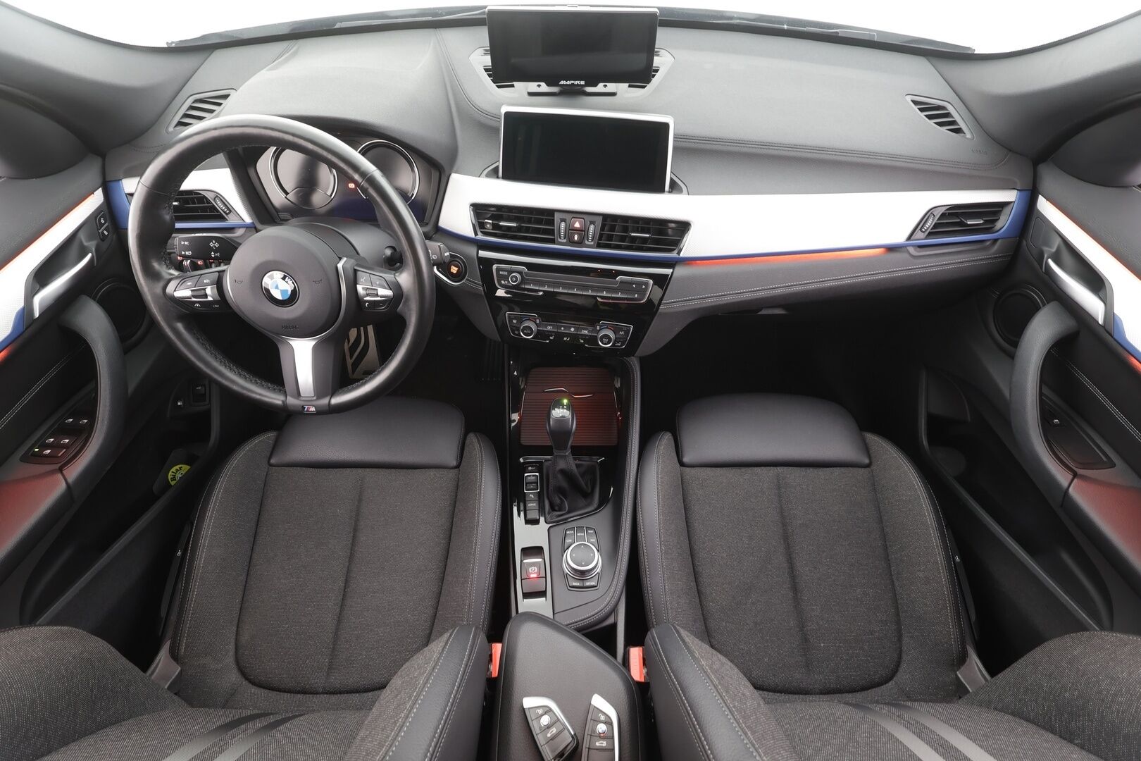 BMW X1 2021 F48 xDrive25e A Business M Sport - Adapt.Vakkari | LED | Sporttipenkit | P.Kamera | Puolinahat | Navi | Kahdet Renkaat |