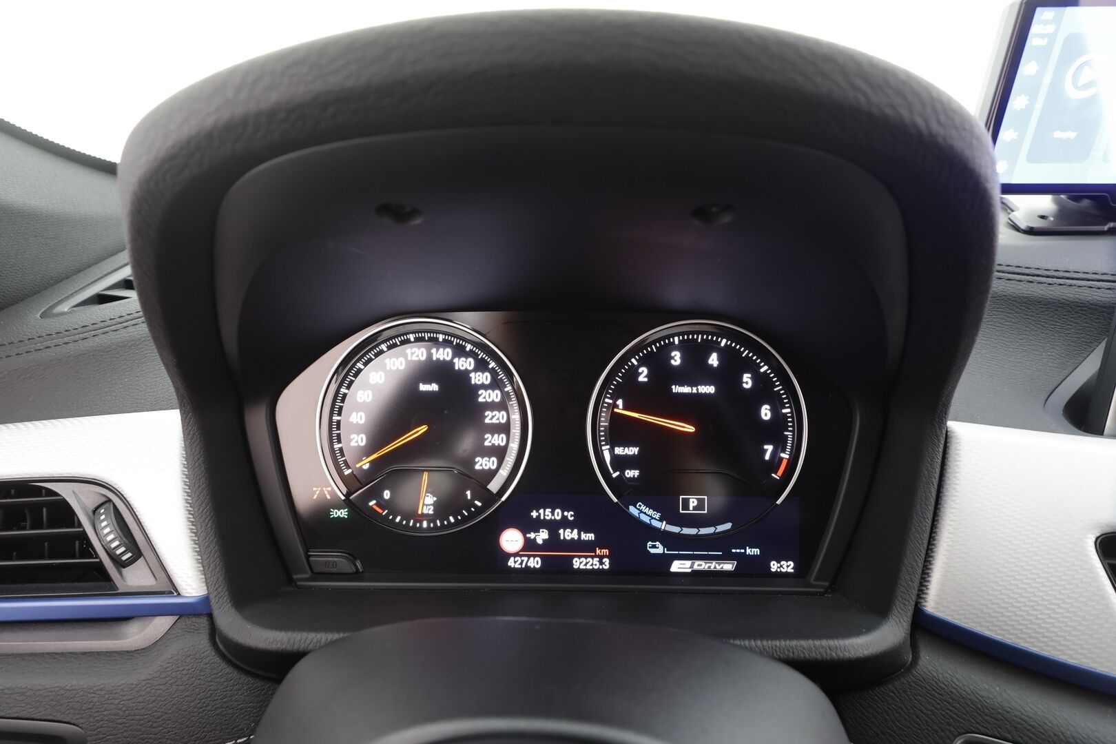 BMW X1 2021 F48 xDrive25e A Business M Sport - Adapt.Vakkari | LED | Sporttipenkit | P.Kamera | Puolinahat | Navi | Kahdet Renkaat |