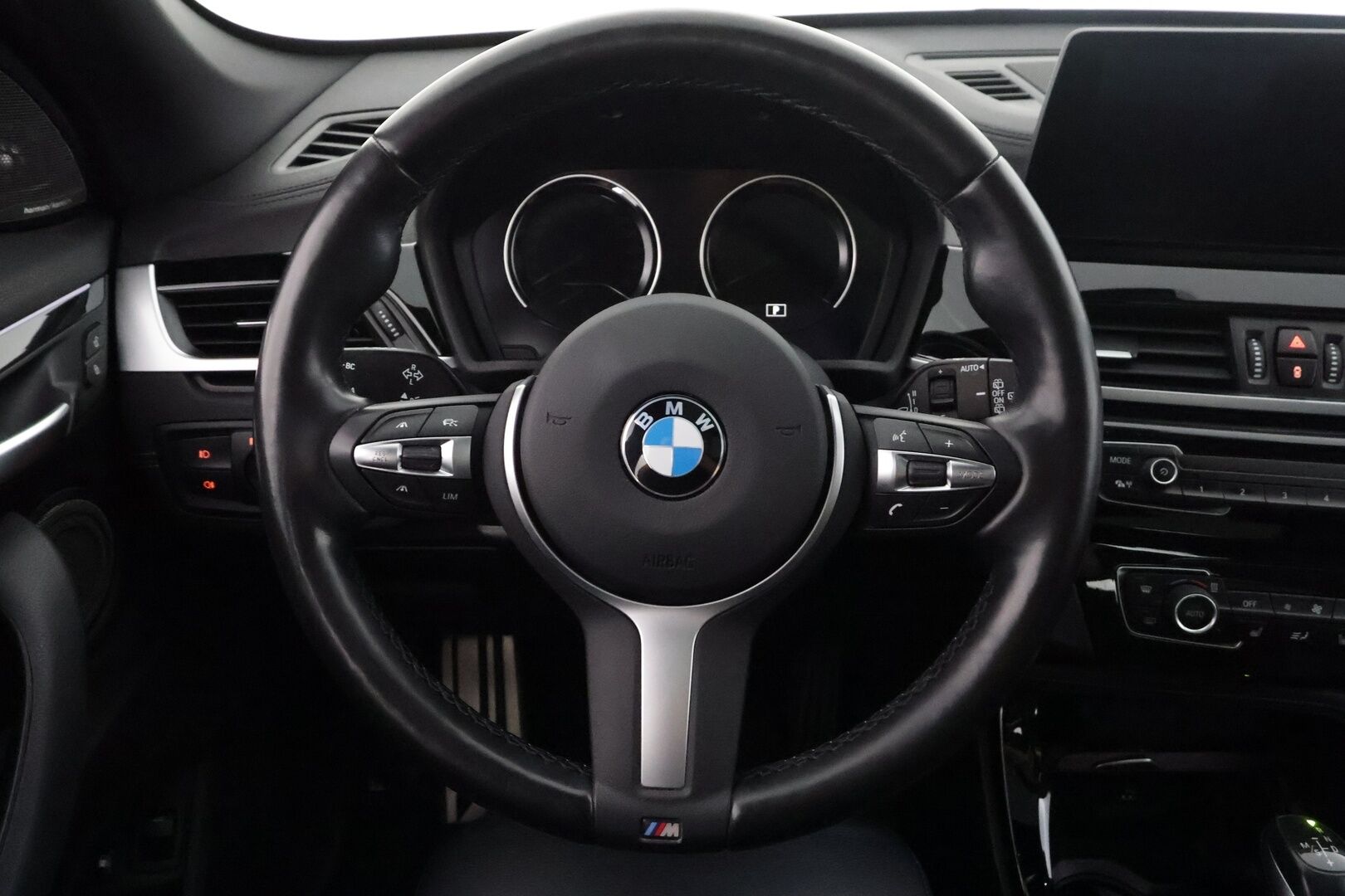 BMW X1 2021 F48 xDrive25e A Charged Edition M Sport - | ACC | LED | panorama | H/K | Sporttinahat | P.Kamera | HUD | Comfort access | Kahdet Renkaat |