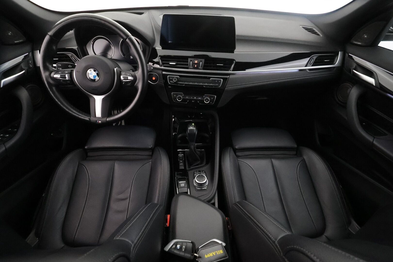 BMW X1 2021 F48 xDrive25e A Charged Edition M Sport - | ACC | LED | panorama | H/K | Sporttinahat | P.Kamera | HUD | Comfort access | Kahdet Renkaat |
