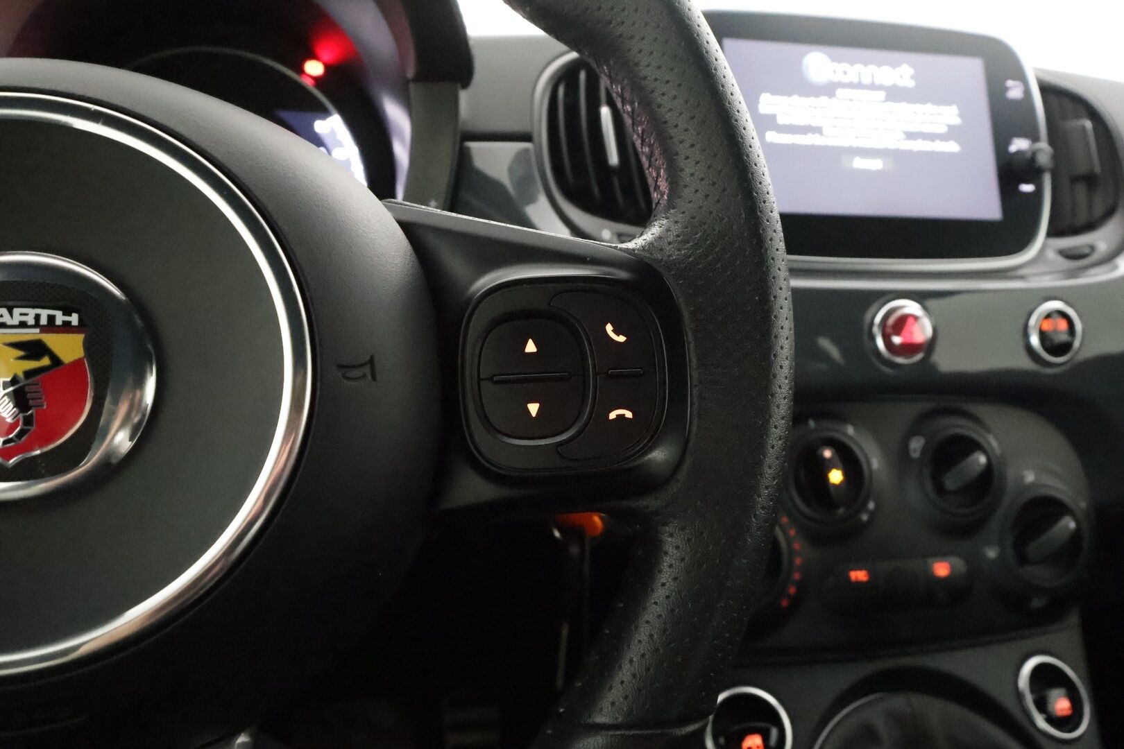 FIAT-ABARTH 500 2021 595 1.4 T-Jet 145 hv Turismo - | OZ Racing alut | Forge intake | Facelift | LED | Digimittaristo | Apple & Android | Bluetooth | Ahtopainemittari | Ilmastointi | 2x renkaat aluin | 