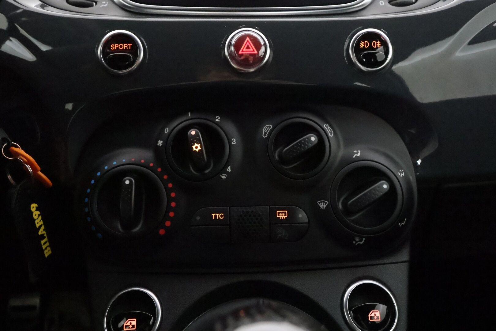 FIAT-ABARTH 500 2021 595 1.4 T-Jet 145 hv Turismo - | OZ Racing alut | Forge intake | Facelift | LED | Digimittaristo | Apple & Android | Bluetooth | Ahtopainemittari | Ilmastointi | 2x renkaat aluin | 