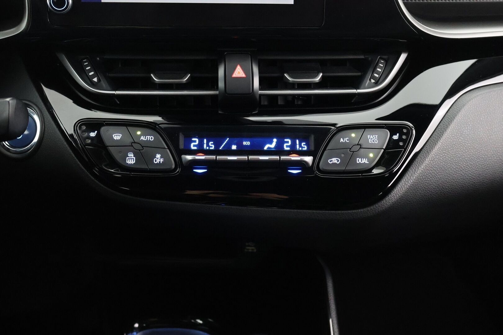TOYOTA C-HR 2022 2,0 Hybrid Intense Business - | Facelift | Adapt.Vakkari | Peruutuskamera | Navi | Apple&Android | KeylessGo | LED-Valot |