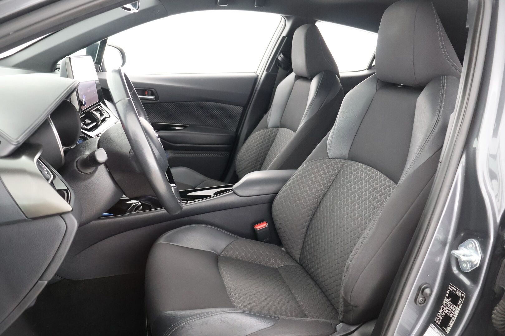 TOYOTA C-HR 2022 2,0 Hybrid Intense Business - | Facelift | Adapt.Vakkari | Peruutuskamera | Navi | Apple&Android | KeylessGo | LED-Valot |