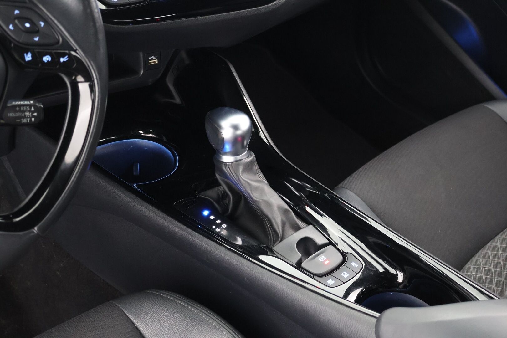 TOYOTA C-HR 2022 2,0 Hybrid Intense Business - | Facelift | Adapt.Vakkari | Peruutuskamera | Navi | Apple&Android | KeylessGo | LED-Valot |