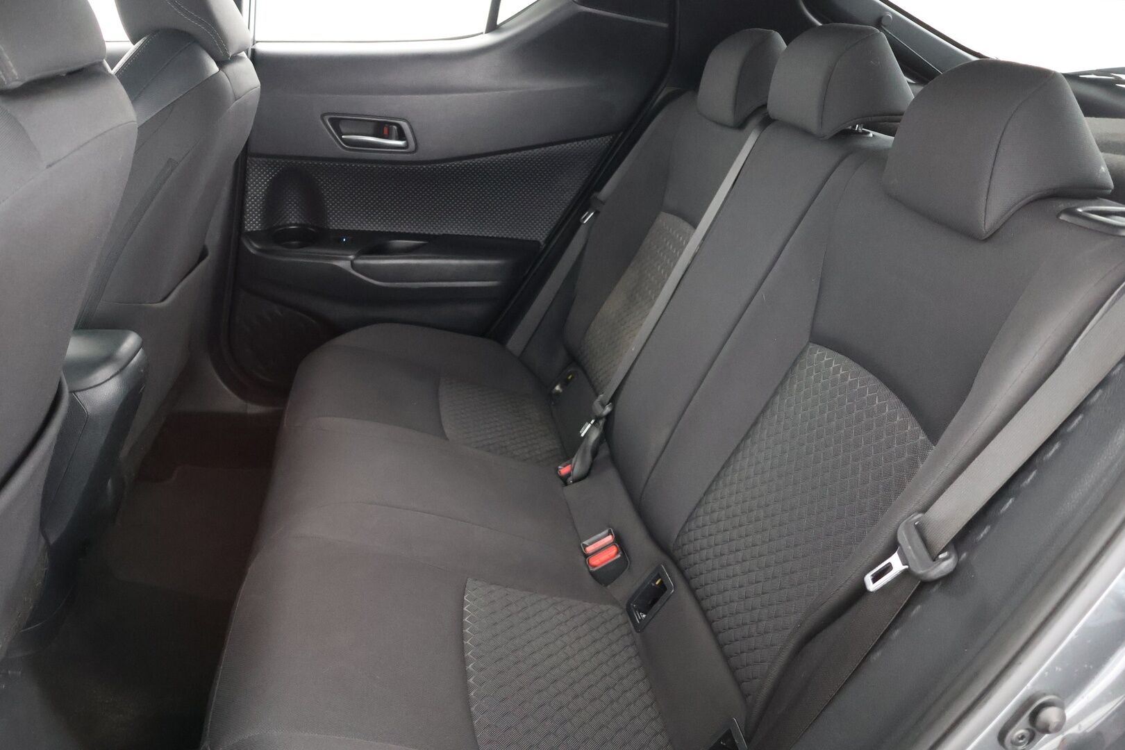 TOYOTA C-HR 2022 2,0 Hybrid Intense Business - | Facelift | Adapt.Vakkari | Peruutuskamera | Navi | Apple&Android | KeylessGo | LED-Valot |