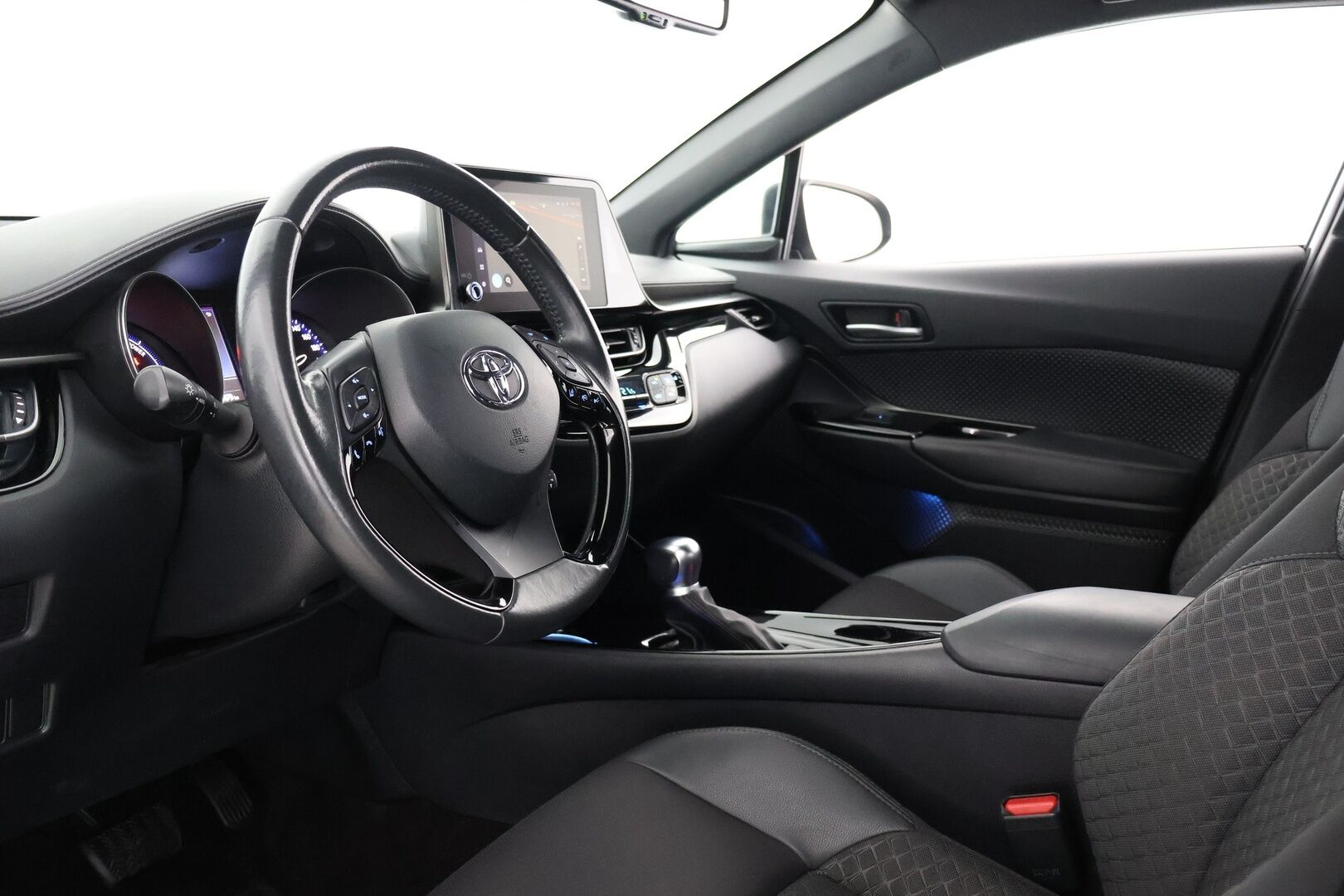 TOYOTA C-HR 2022 2,0 Hybrid Intense Business - | Facelift | Adapt.Vakkari | Peruutuskamera | Navi | Apple&Android | KeylessGo | LED-Valot |