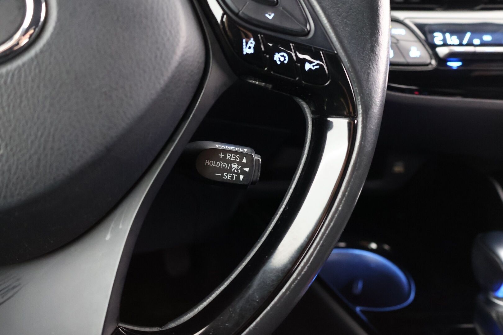 TOYOTA C-HR 2022 2,0 Hybrid Intense Business - | Facelift | Adapt.Vakkari | Peruutuskamera | Navi | Apple&Android | KeylessGo | LED-Valot |