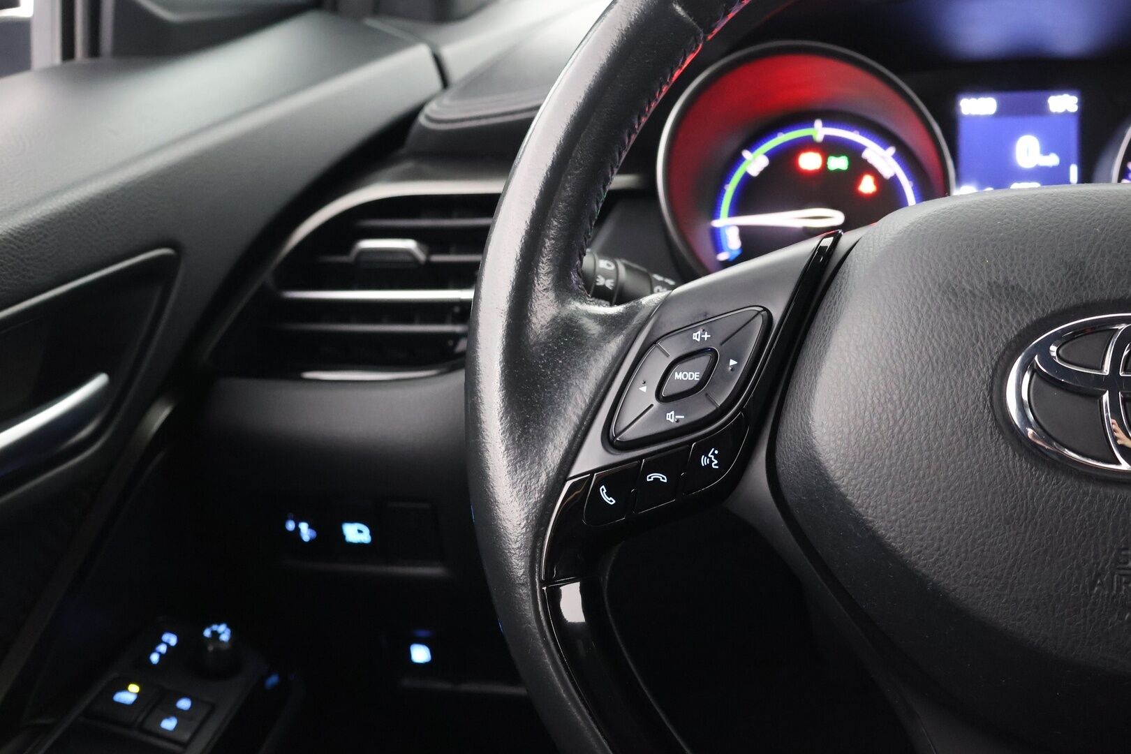 TOYOTA C-HR 2022 2,0 Hybrid Intense Business - | Facelift | Adapt.Vakkari | Peruutuskamera | Navi | Apple&Android | KeylessGo | LED-Valot |