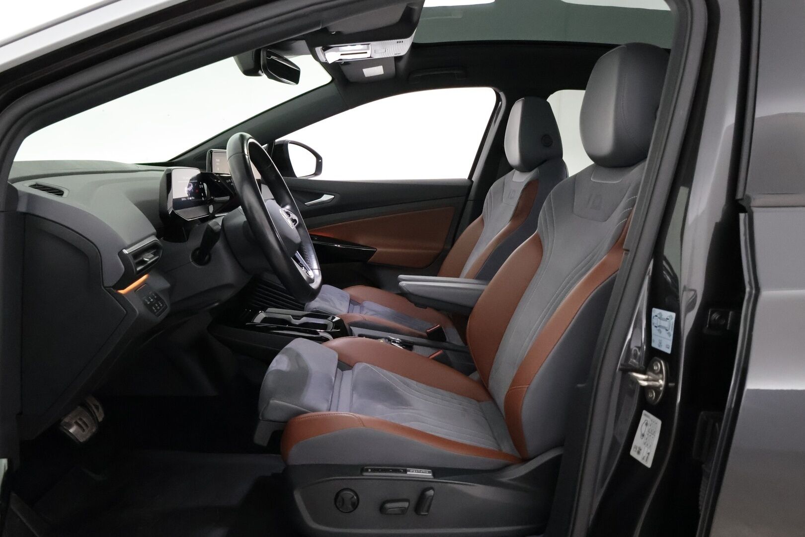 VOLKSWAGEN ID.4 2021 Pro Performance 1ST Max 150 kW - Uudet kuvat tulossa pian! Lämpöpumppu | HUD | 360 Kamera | Vetokoukku | Adapt.Vak | Hierovat muistipenkit |