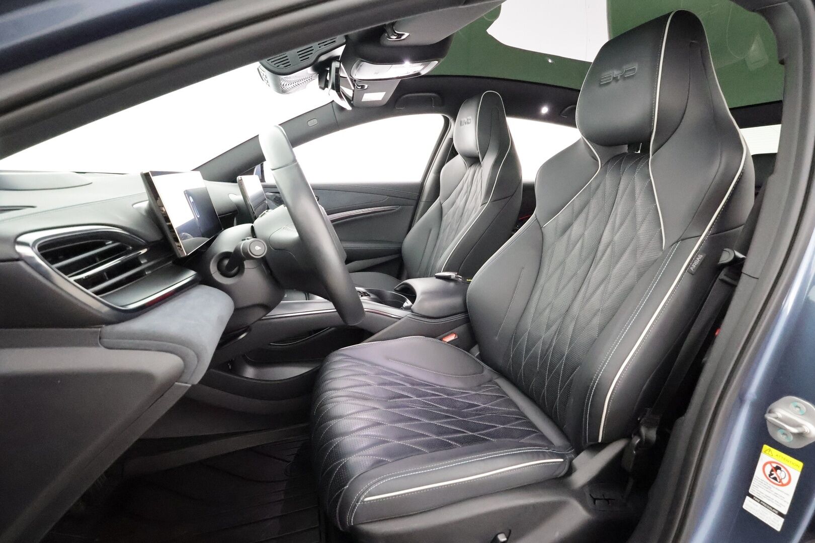 BYD Seal 2024 Excellence * ACC / 360° / Koukku / HUD / ILP / Dynaudio / Panorama / Sähköpenkit / Ilmastoidut nahat / LED / Navi * - Merkkihuollettu