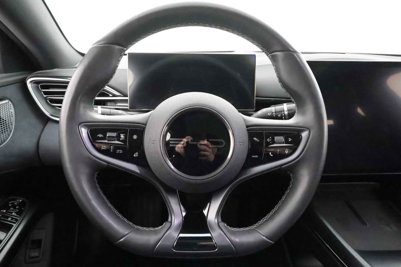 BYD Seal 2024 Excellence * ACC / 360° / Koukku / HUD / ILP / Dynaudio / Panorama / Sähköpenkit / Ilmastoidut nahat / LED / Navi * - Merkkihuollettu