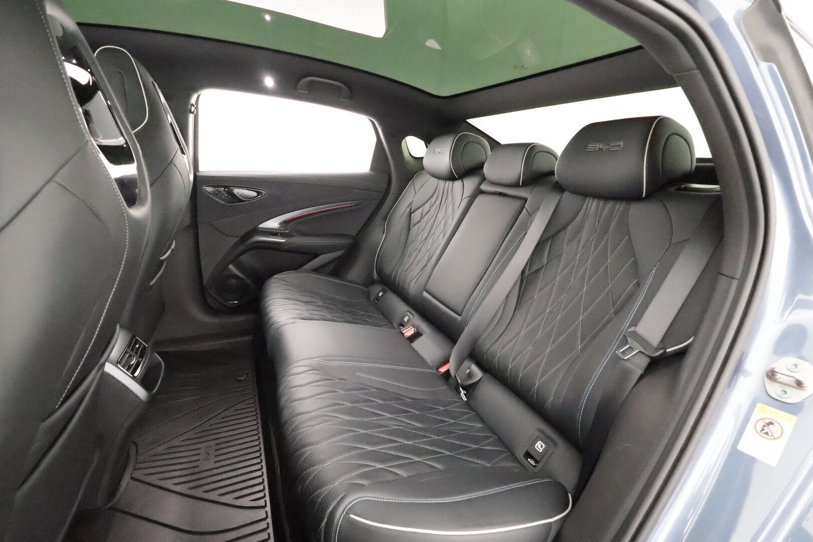 BYD Seal 2024 Excellence * ACC / 360° / Koukku / HUD / ILP / Dynaudio / Panorama / Sähköpenkit / Ilmastoidut nahat / LED / Navi * - Merkkihuollettu