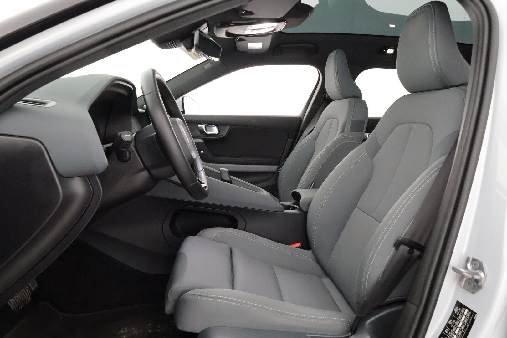POLESTAR 2 2021 Long Range Dual Motor 78kWh  / Pilot&Plus -paketti / 360° Kamera / Harman&Kardon / Pixel LED / Lasikatto / Muistipenkki / KeylessGo / - Pilot&Plus -paketti | 360° Kamera | Harman&Kardon | Pixel LED | Lasikatto | Muistipenkki | KeylessGo