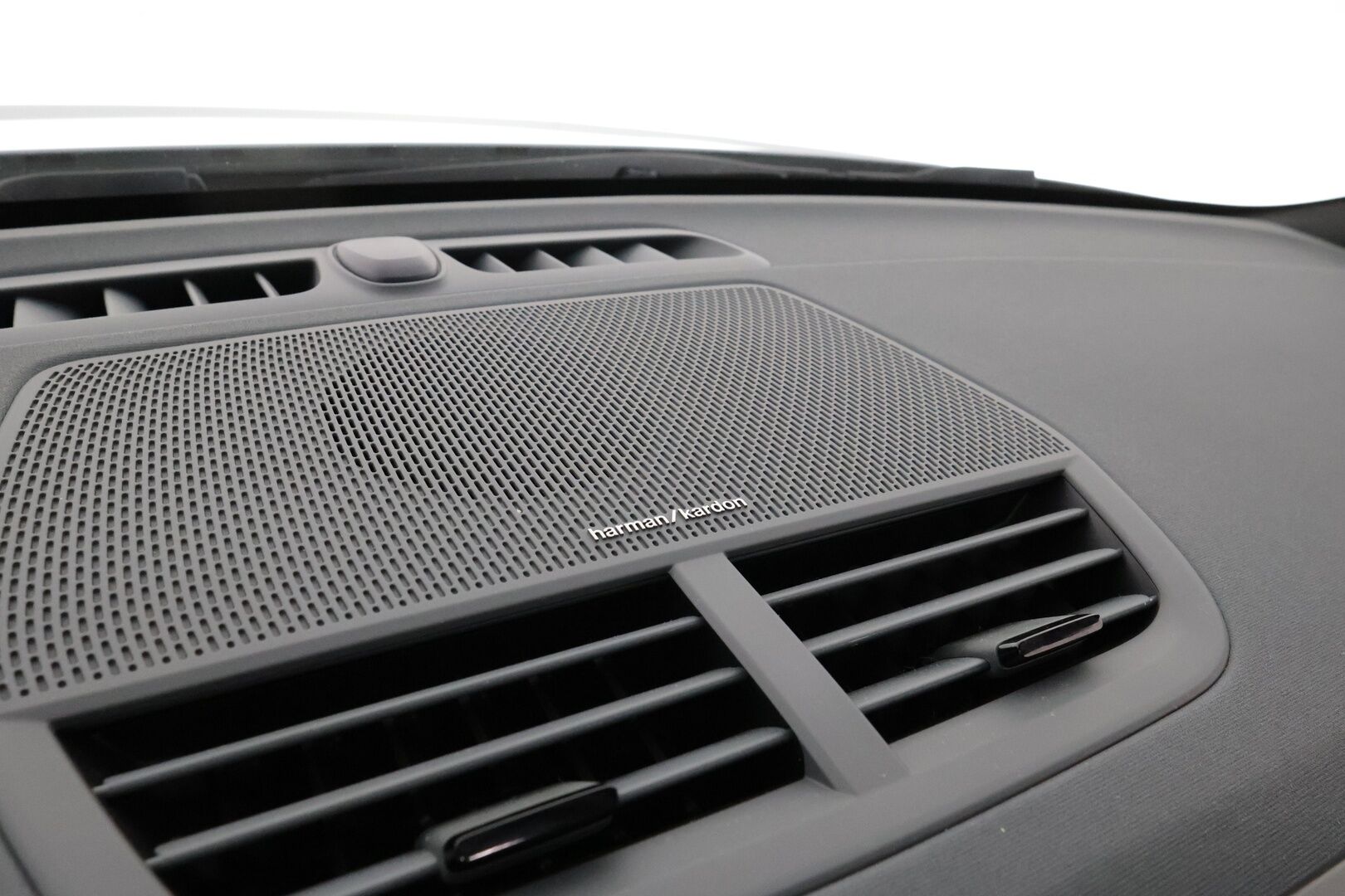 POLESTAR 2 2021 Long Range Dual Motor 78kWh  / Pilot&Plus -paketti / 360° Kamera / Harman&Kardon / Pixel LED / Lasikatto / Muistipenkki / KeylessGo / - Pilot&Plus -paketti | 360° Kamera | Harman&Kardon | Pixel LED | Lasikatto | Muistipenkki | KeylessGo