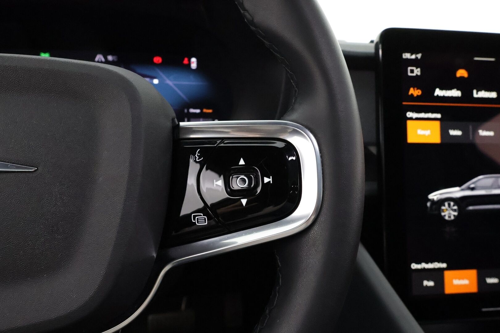 POLESTAR 2 2021 Long Range Dual Motor 78kWh  / Pilot&Plus -paketti / 360° Kamera / Harman&Kardon / Pixel LED / Lasikatto / Muistipenkki / KeylessGo / - Pilot&Plus -paketti | 360° Kamera | Harman&Kardon | Pixel LED | Lasikatto | Muistipenkki | KeylessGo