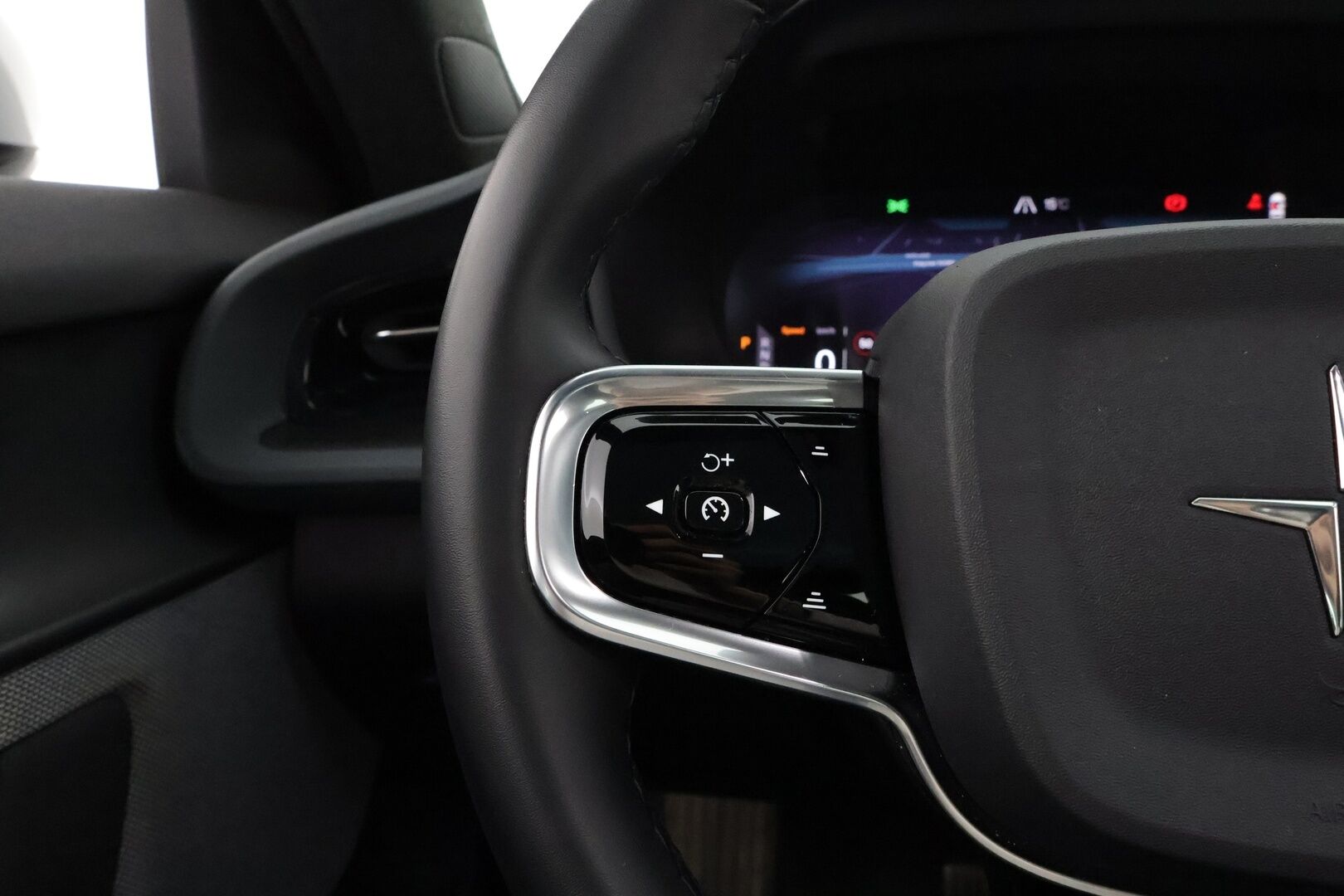 POLESTAR 2 2021 Long Range Dual Motor 78kWh  / Pilot&Plus -paketti / 360° Kamera / Harman&Kardon / Pixel LED / Lasikatto / Muistipenkki / KeylessGo / - Pilot&Plus -paketti | 360° Kamera | Harman&Kardon | Pixel LED | Lasikatto | Muistipenkki | KeylessGo
