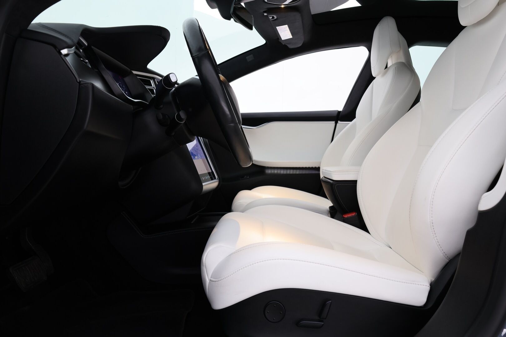 TESLA MODEL S 2018 100D / Paranneltu Autopilot / Ilma-alusta / Premium Audio / P. Kamera / KeylessGo / Valkoinen nahkasisusta - 3,99 % KORKOTARJOUS TÄHÄN AUTOON - 31.5. ASTI! - 