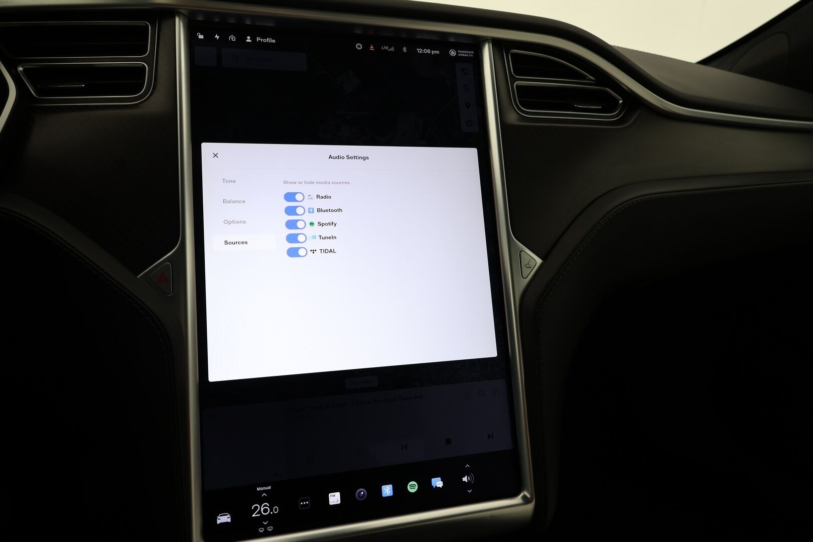 TESLA MODEL S 2018 100D / Paranneltu Autopilot / Ilma-alusta / Premium Audio / P. Kamera / KeylessGo / Valkoinen nahkasisusta - 3,99 % KORKOTARJOUS TÄHÄN AUTOON - 31.5. ASTI! - 