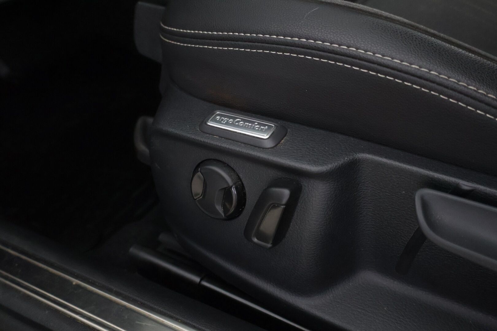 VOLKSWAGEN PASSAT 2020 Variant Alltrack 2,0 TDI SCR 140 kW (190 hv) 4MOTION DSG-automaatti - | ACC | Matrix LED | Navi | Koukku | Apple&Android | Ratinlämmitin | Webasto | Jakopää ja mekatroniikka 03/2026 |