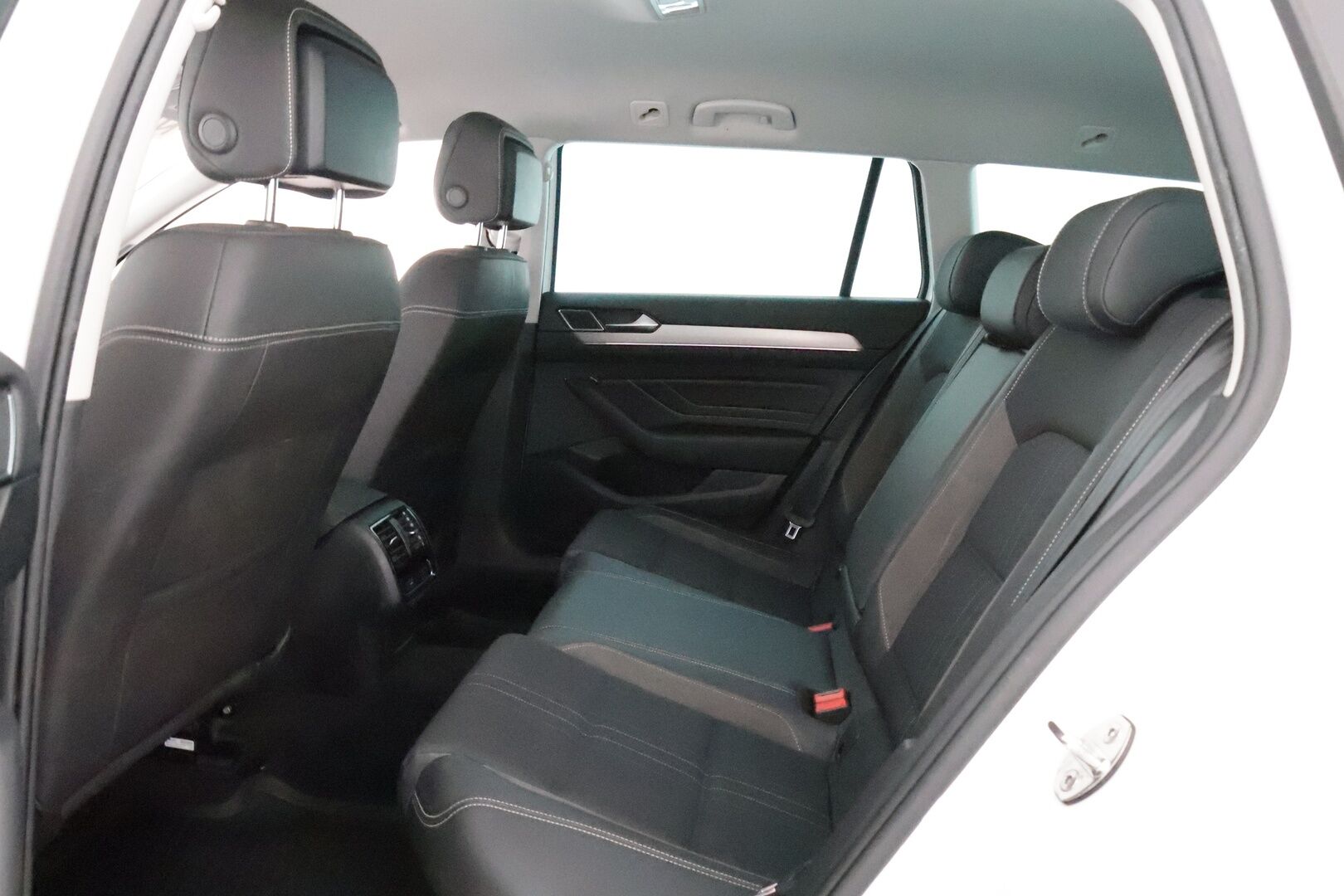 VOLKSWAGEN PASSAT 2020 Variant Alltrack 2,0 TDI SCR 140 kW (190 hv) 4MOTION DSG-automaatti - Webasto | Adapt. Vakkari | Matrix LED | Koukku | Apple&Android | Ratinlämmitin | Jakopää ja mekatroniikka 03/2026