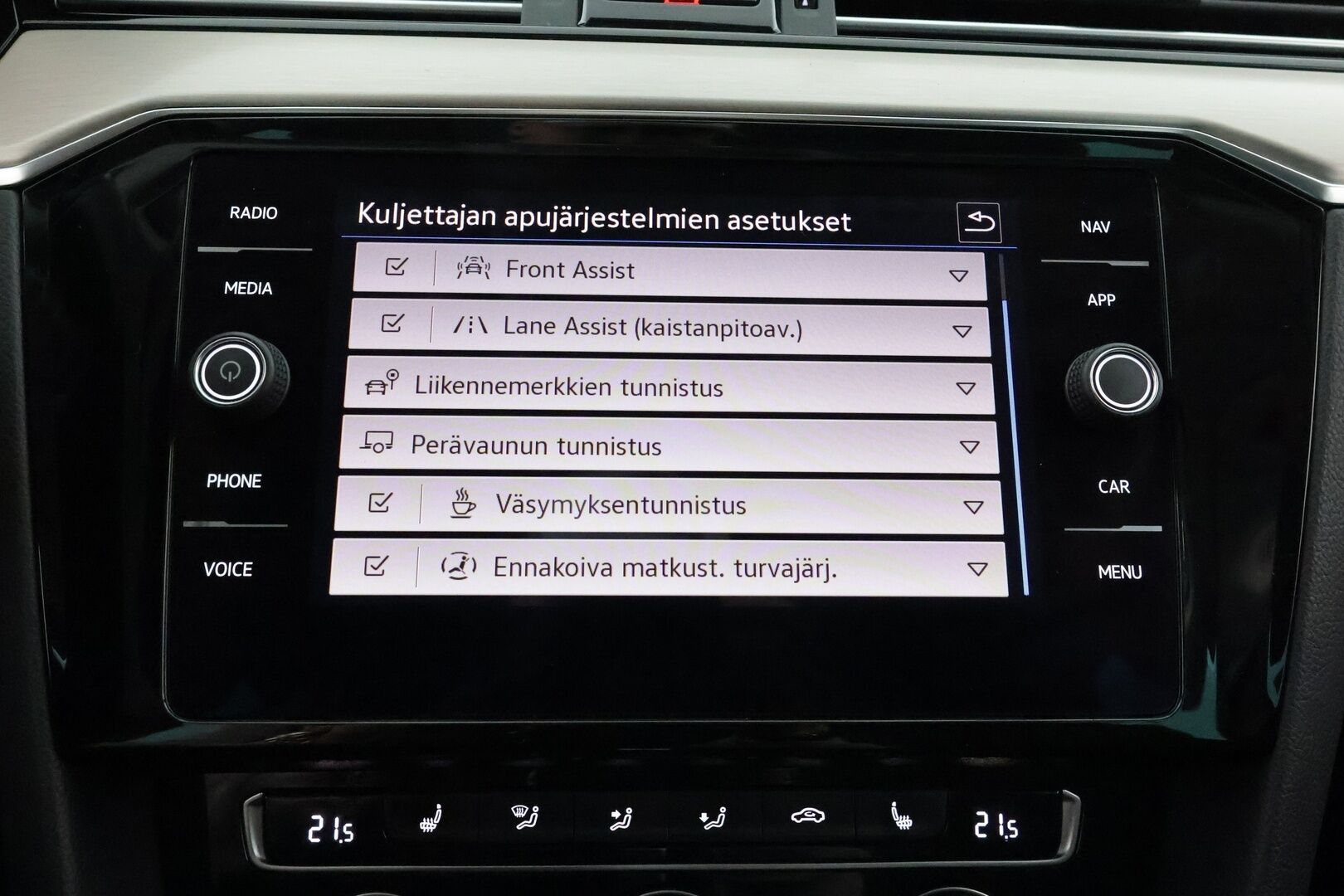 VOLKSWAGEN PASSAT 2020 Variant Alltrack 2,0 TDI SCR 140 kW (190 hv) 4MOTION DSG-automaatti - Webasto | Adapt. Vakkari | Matrix LED | Koukku | Apple&Android | Ratinlämmitin | Jakopää ja mekatroniikka 03/2026