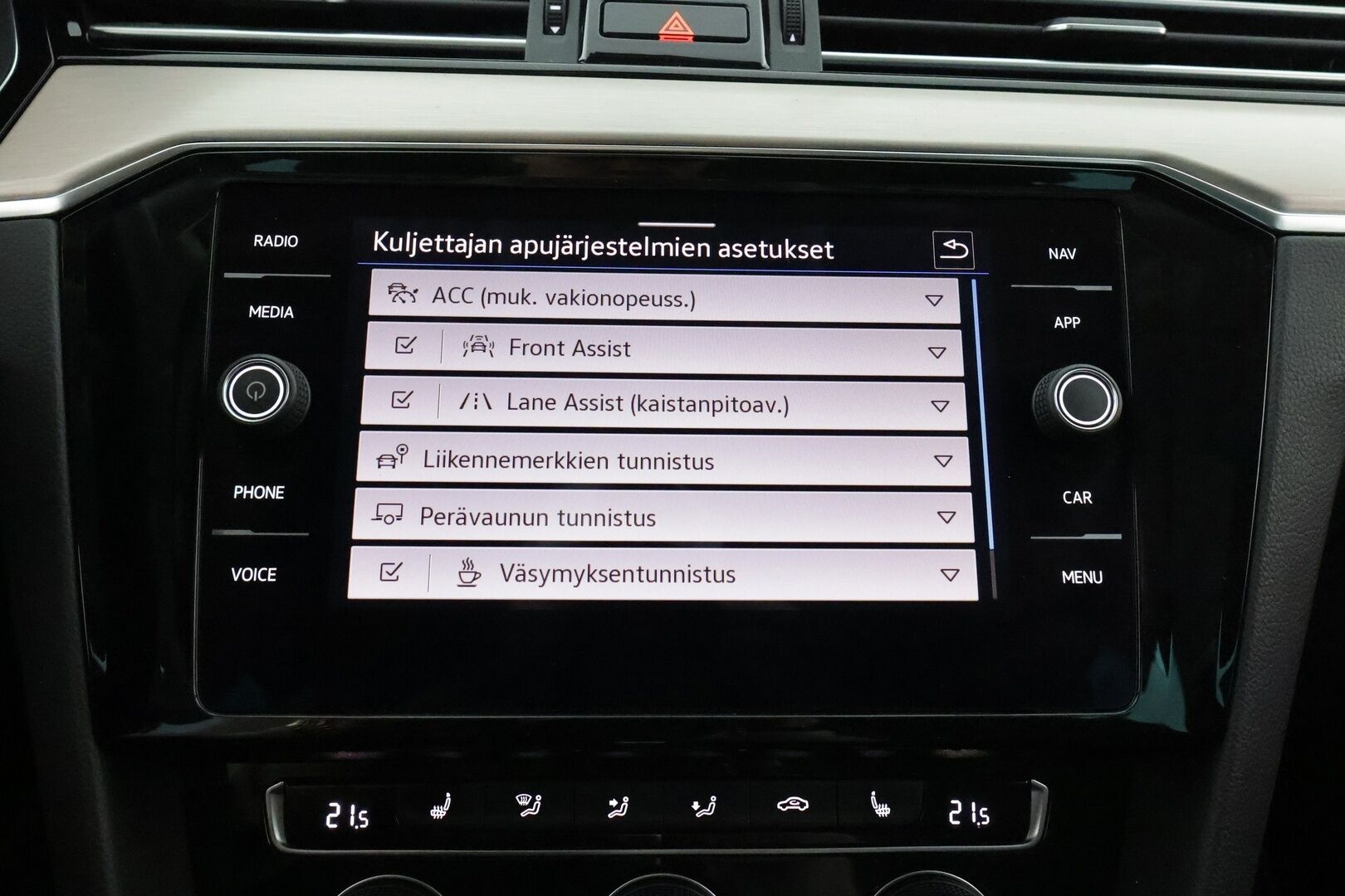 VOLKSWAGEN PASSAT 2020 Variant Alltrack 2,0 TDI SCR 140 kW (190 hv) 4MOTION DSG-automaatti - Webasto | Adapt. Vakkari | Matrix LED | Koukku | Apple&Android | Ratinlämmitin | Jakopää ja mekatroniikka 03/2026