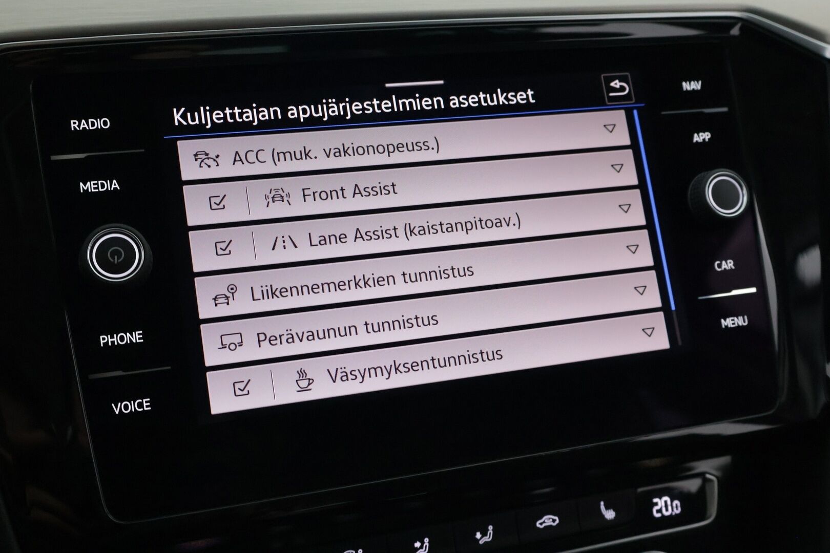 VOLKSWAGEN PASSAT 2020 Variant Alltrack 2,0 TDI SCR 140 kW (190 hv) 4MOTION DSG-automaatti - | ACC | Matrix LED | Navi | Koukku | Apple&Android | Ratinlämmitin | Webasto | Jakopää ja mekatroniikka 03/2026 |