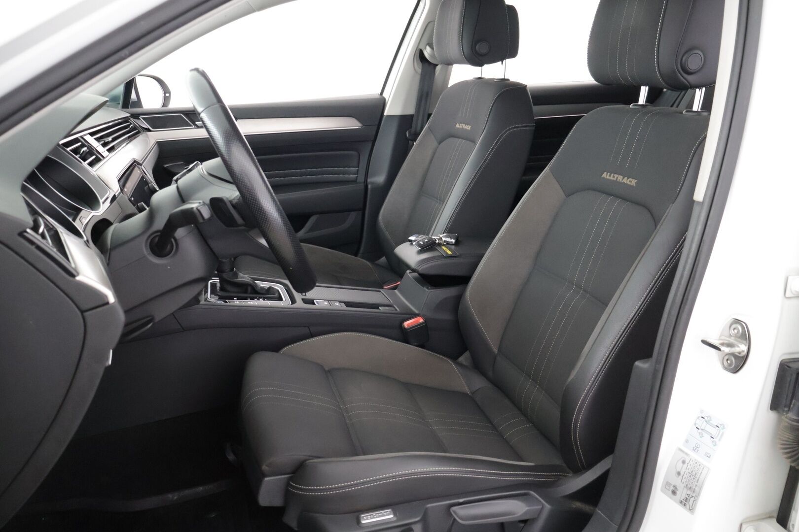VOLKSWAGEN PASSAT 2020 Variant Alltrack 2,0 TDI SCR 140 kW (190 hv) 4MOTION DSG-automaatti - | ACC | Matrix LED | Navi | Koukku | Apple&Android | Ratinlämmitin | Webasto | Jakopää ja mekatroniikka 03/2026 |
