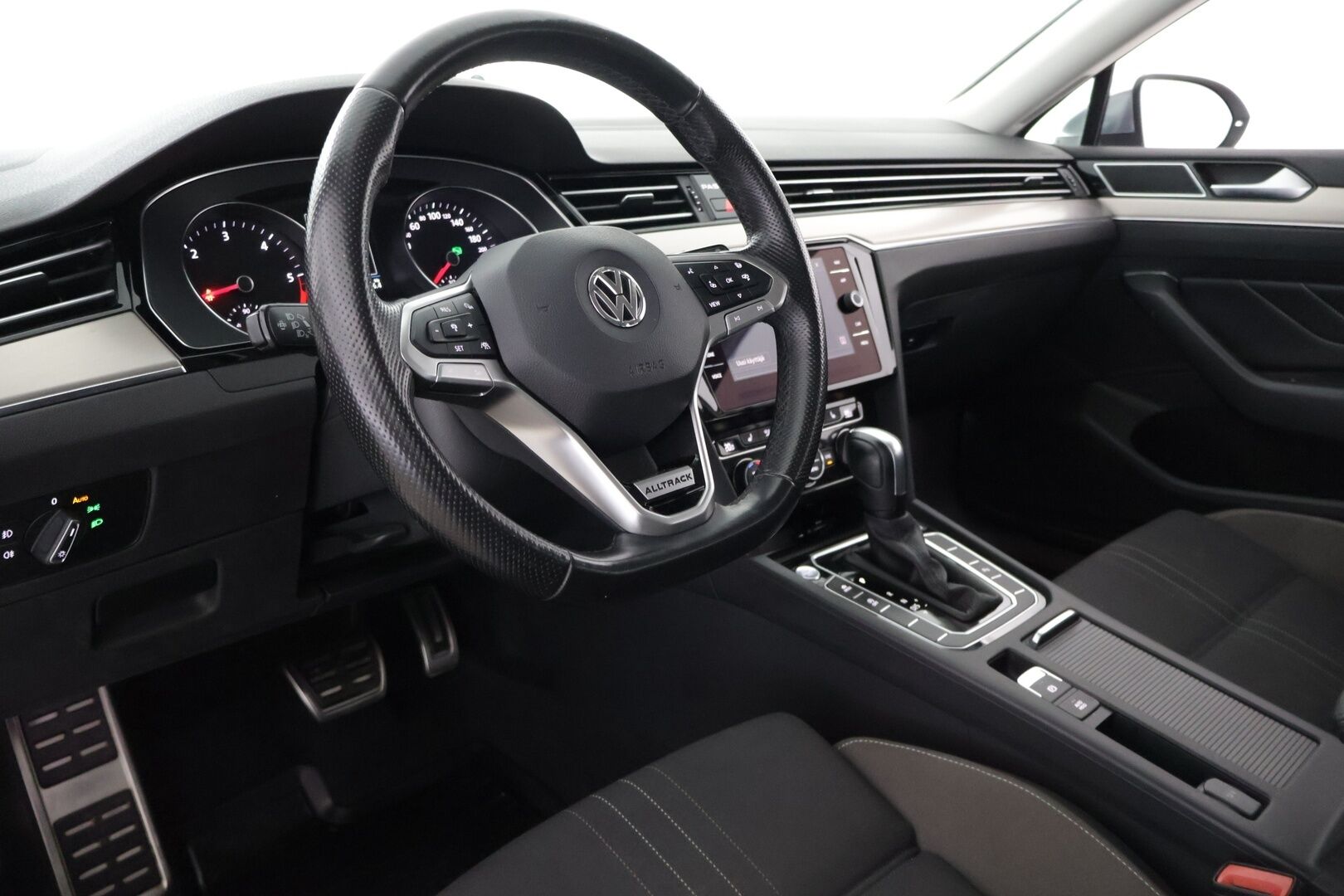 VOLKSWAGEN PASSAT 2020 Variant Alltrack 2,0 TDI SCR 140 kW (190 hv) 4MOTION DSG-automaatti - | ACC | Matrix LED | Navi | Koukku | Apple&Android | Ratinlämmitin | Webasto | Jakopää ja mekatroniikka 03/2026 |