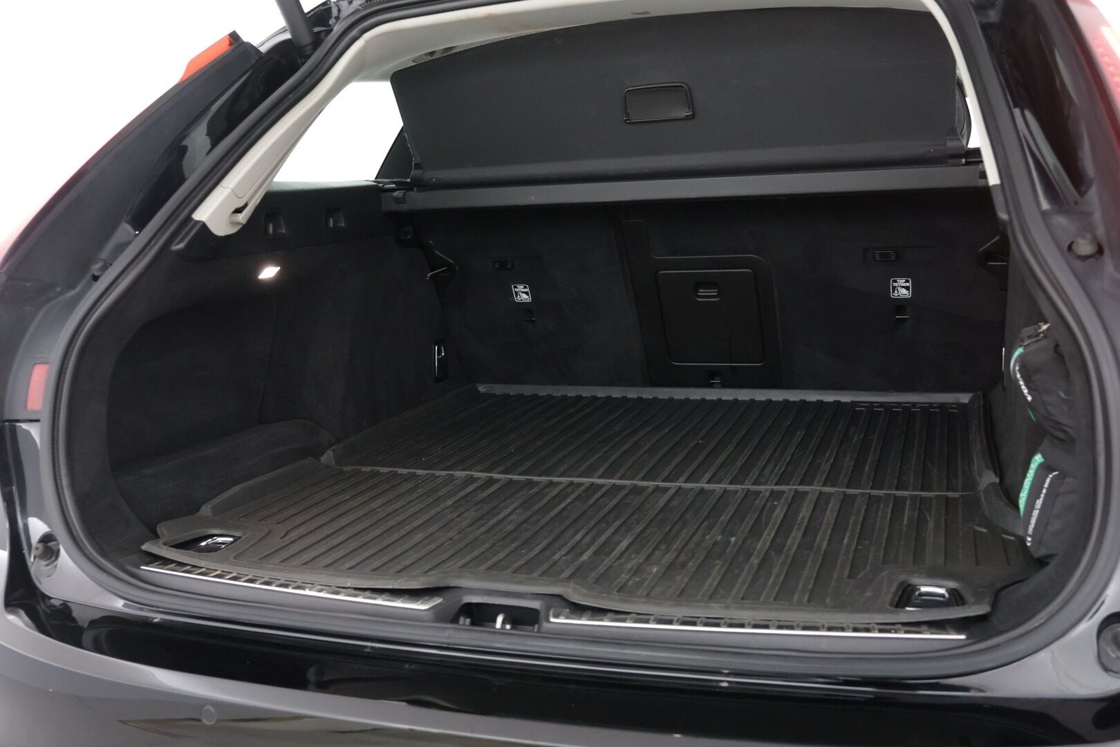 Volvo V90 2021 T8 AWD Recharge Inscription - Webasto / Pilot Assist / Harman&Kardon / Sporttinahat Muistilla / Koukku / P-kamera / BLIS / KeylessGo / 
