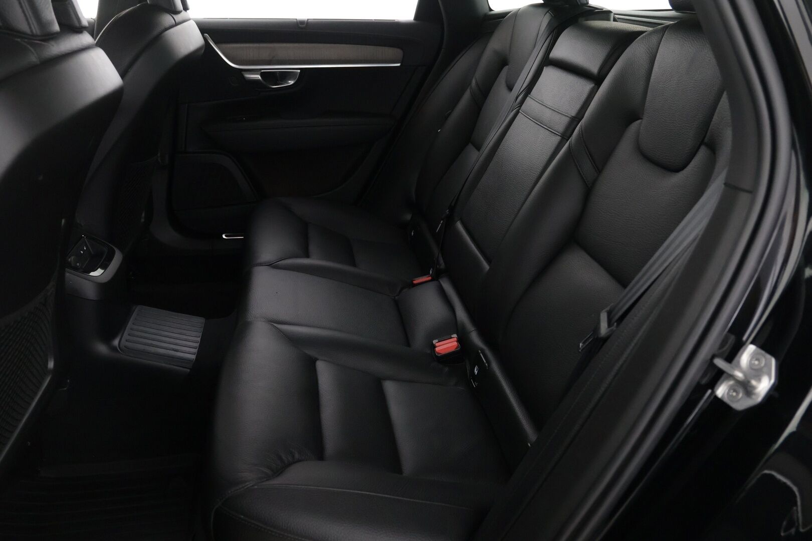 Volvo V90 2021 T8 AWD Recharge Inscription - Webasto / Pilot Assist / Harman&Kardon / Sporttinahat Muistilla / Koukku / P-kamera / BLIS / KeylessGo / 