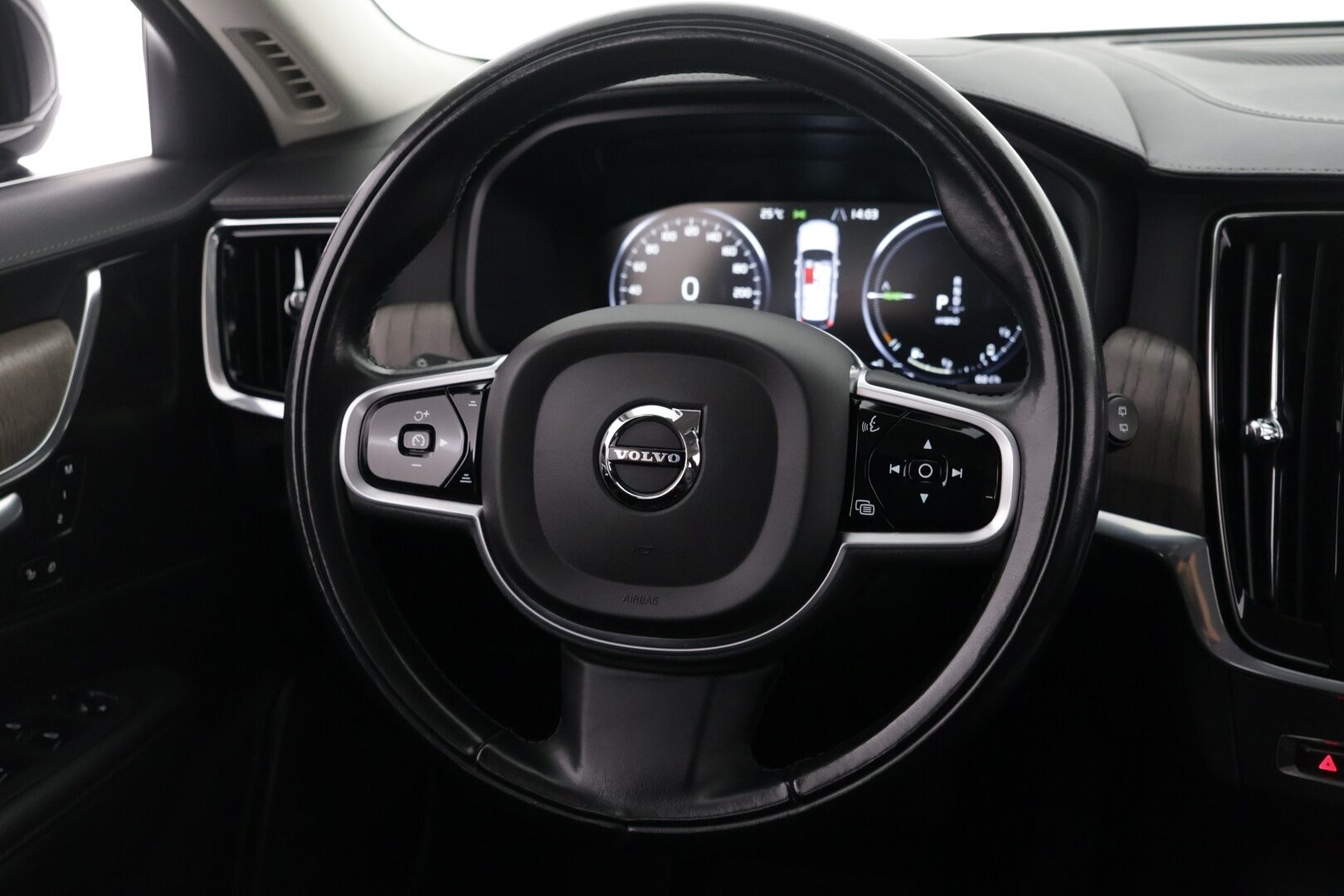Volvo V90 2021 T8 AWD Recharge Inscription - Webasto / Pilot Assist / Harman&Kardon / Sporttinahat Muistilla / Koukku / P-kamera / BLIS / KeylessGo / 